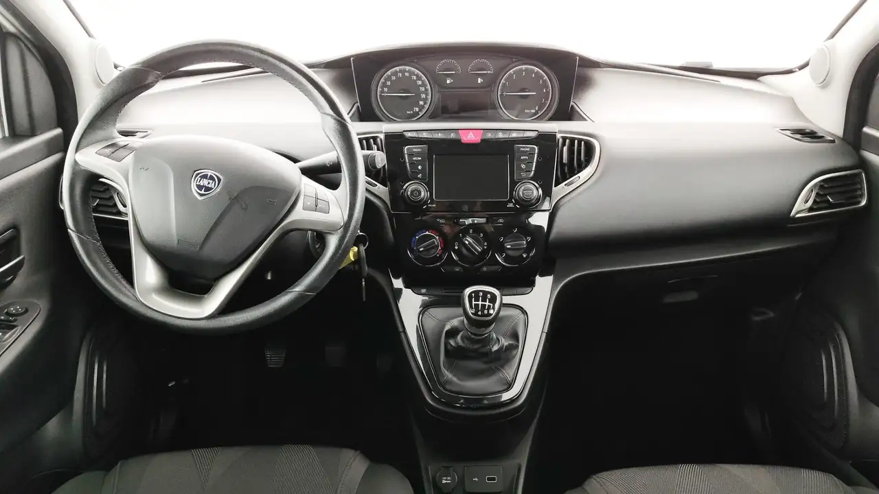 Lancia Ypsilon 2021 — фото 9