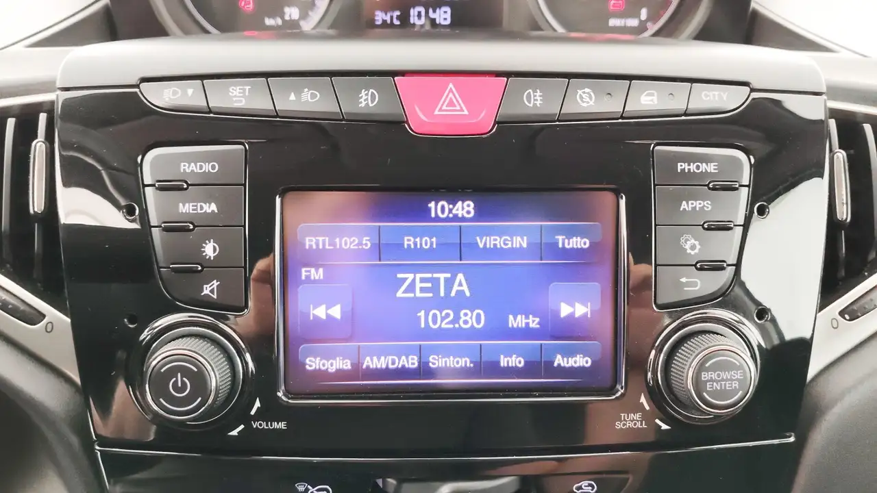 Lancia Ypsilon 2021 — фото 11