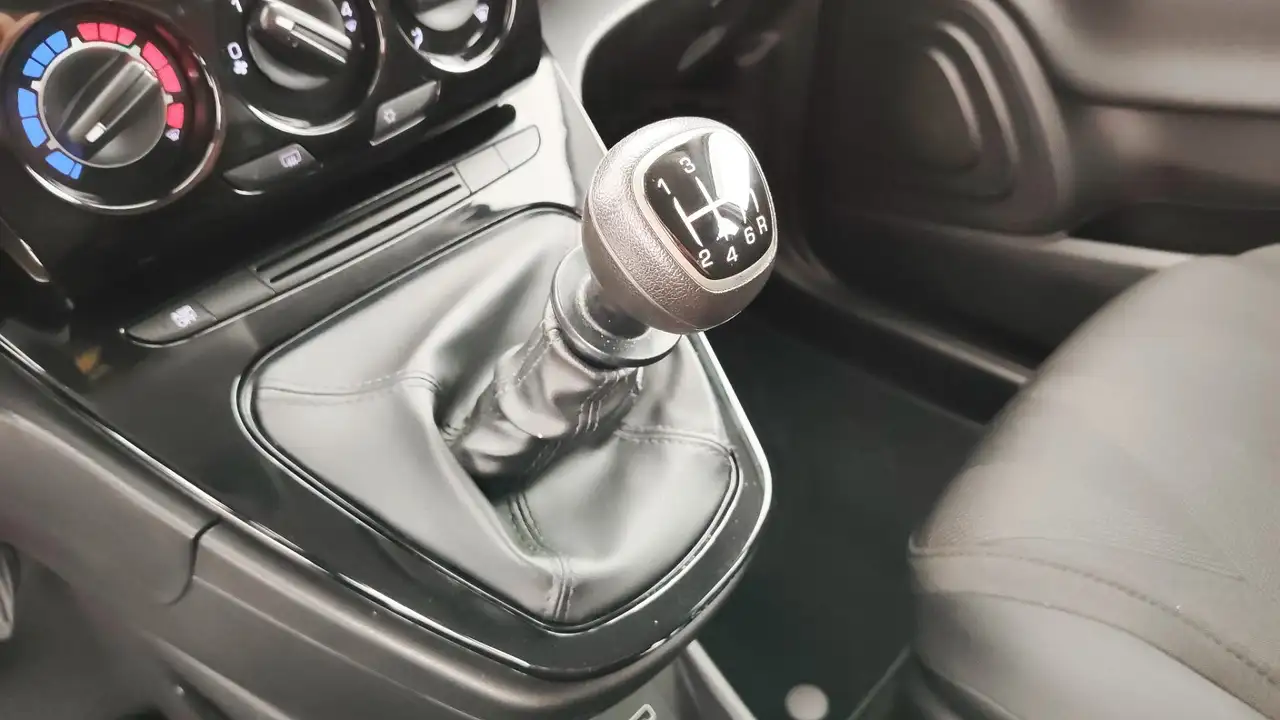 Lancia Ypsilon 2021 — фото 13