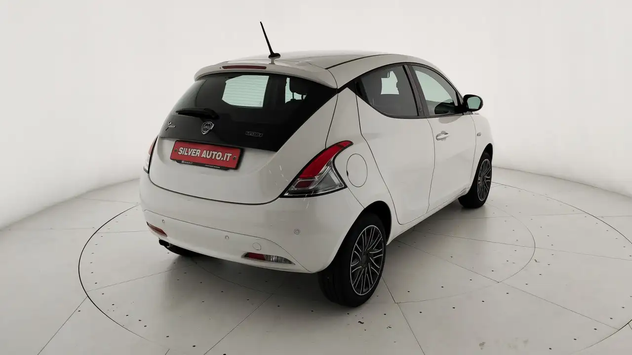 Lancia Ypsilon 2021 — фото 7