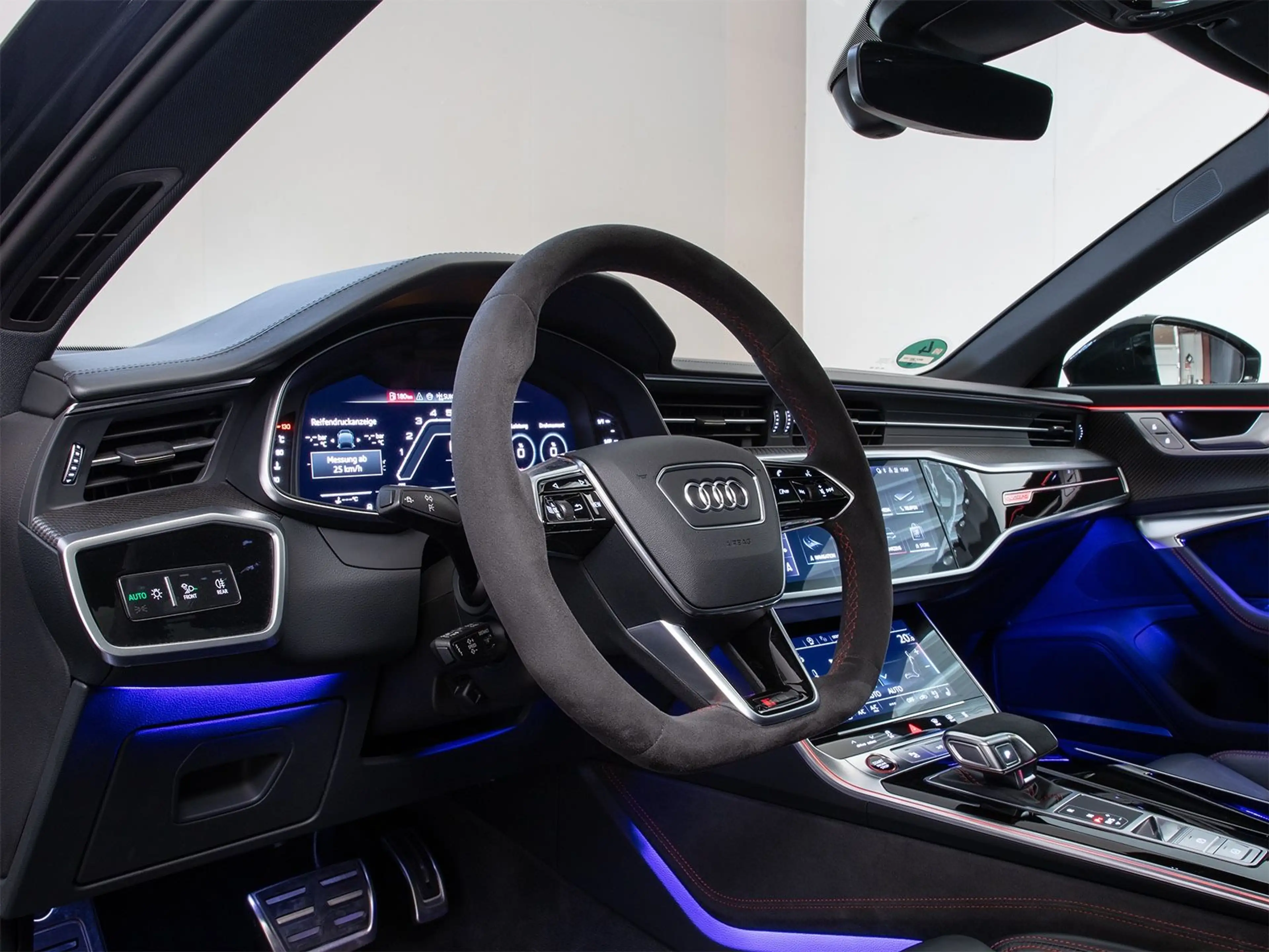 Audi RS6 Avant DYNAMIK Memory B&O Laser HuD Pano 360° — photo 13