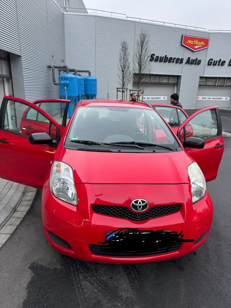 Toyota Yaris 1.0 Rot - 1