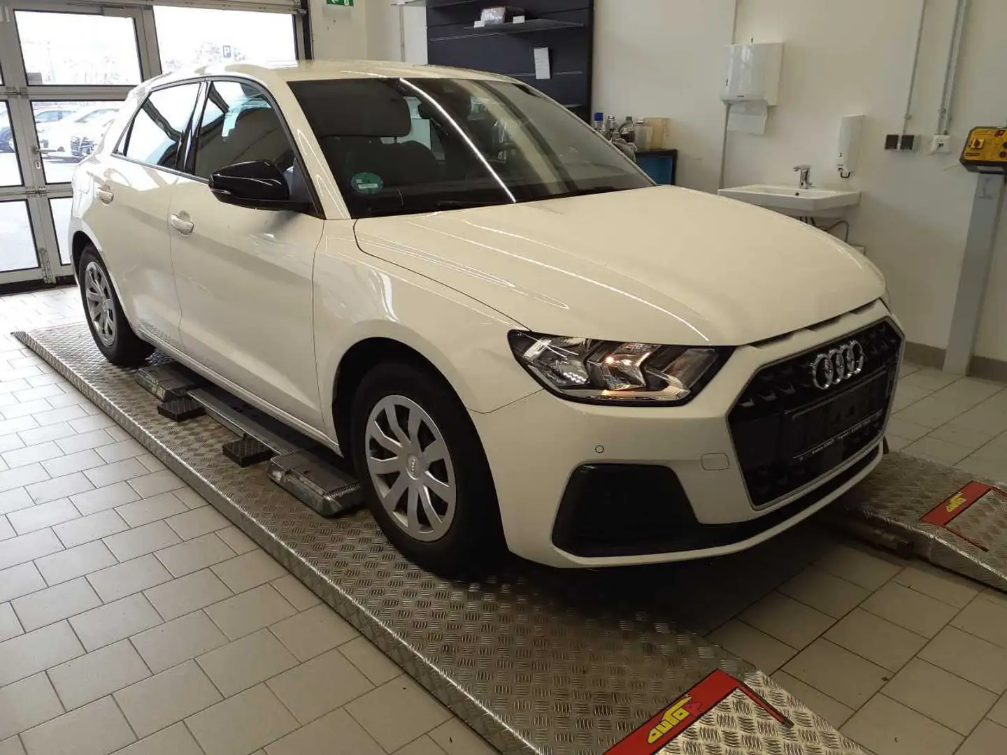 Audi A1 25 TFSI ADVANCED *INT S LINE*KAMERA Weiß - 2
