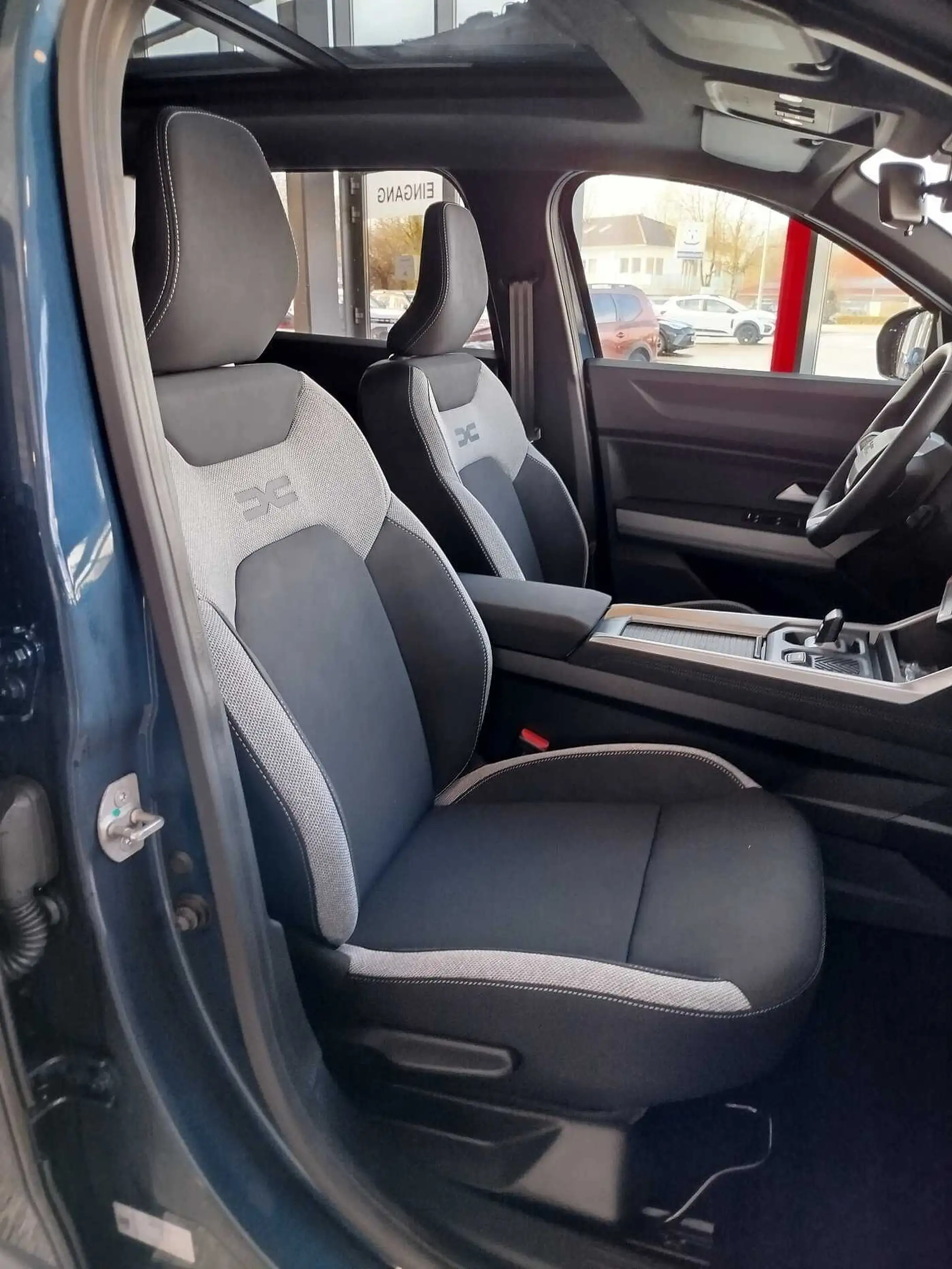 Dacia Bigster Journey Hybrid 155 WINTER+/CITY/PANO/19ZOLL — photo 9