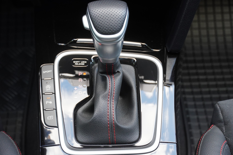 Kia ProCeed / pro_cee'd ProCeed 1.6 T-GDI GT — photo 12