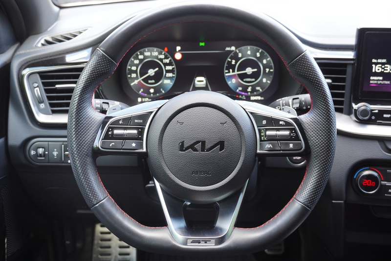 Kia ProCeed / pro_cee'd ProCeed 1.6 T-GDI GT — photo 14