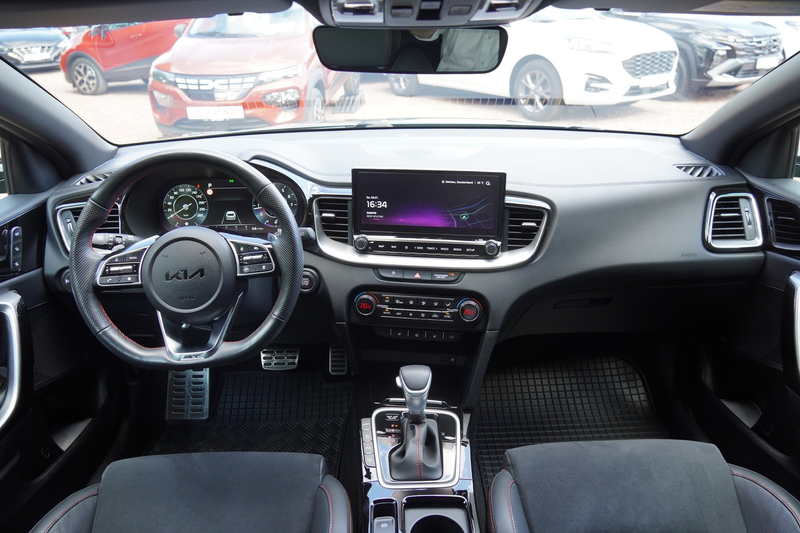 Kia ProCeed / pro_cee'd ProCeed 1.6 T-GDI GT — photo 8