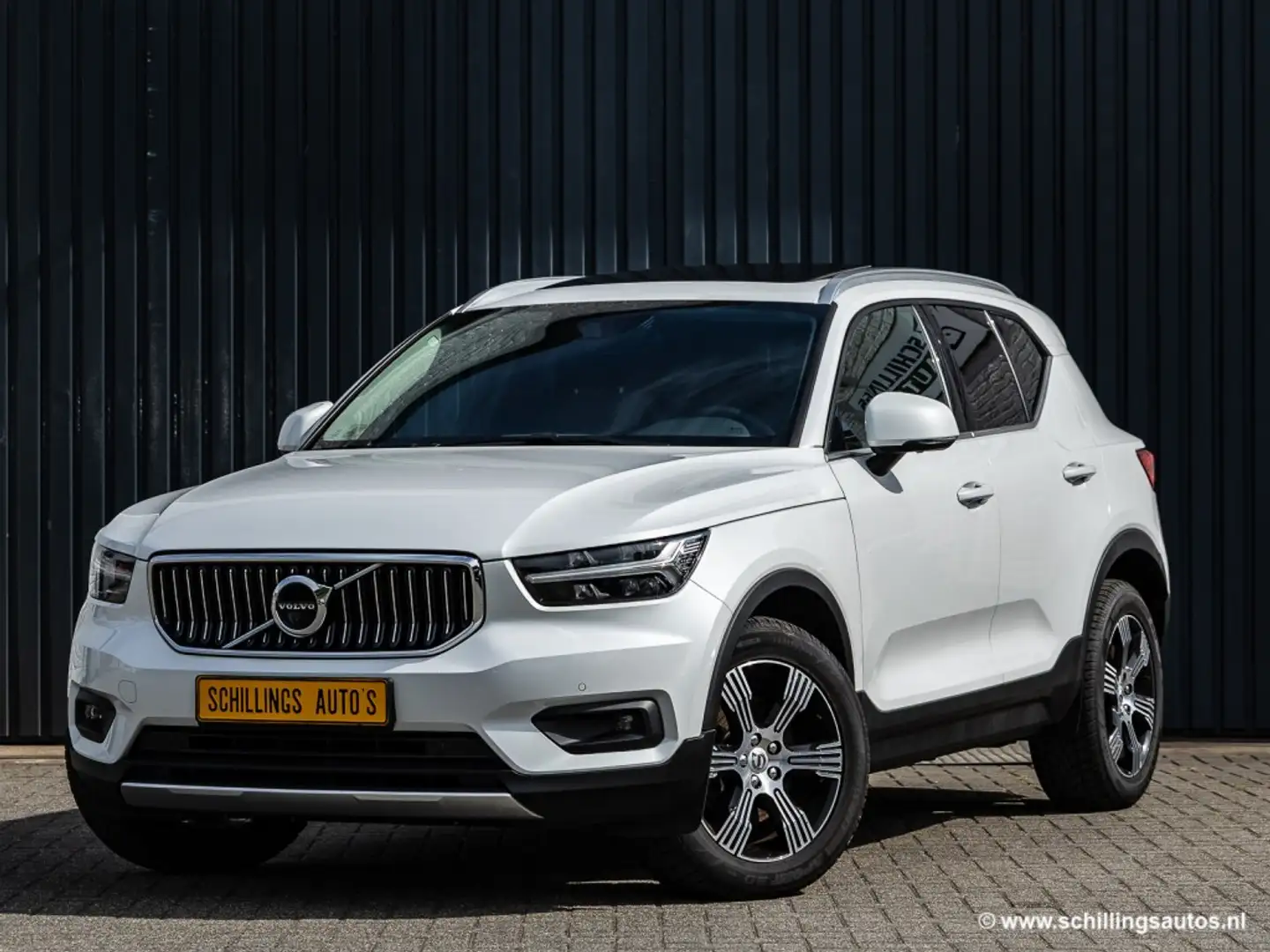 Volvo XC40 2.0 B4 INSCRIPTION Leer Panoramadak Navi Camera-36 Wit - 1