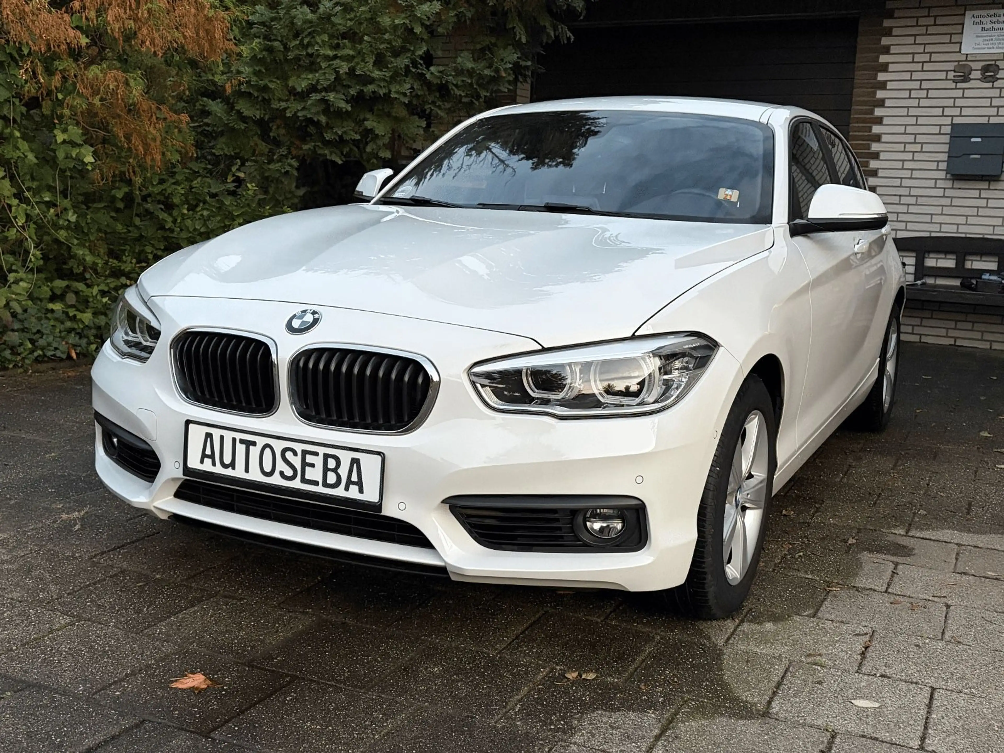 BMW 120 i*5-trg.*automatik*Leder*keyless*Navi*Tempo — photo 3
