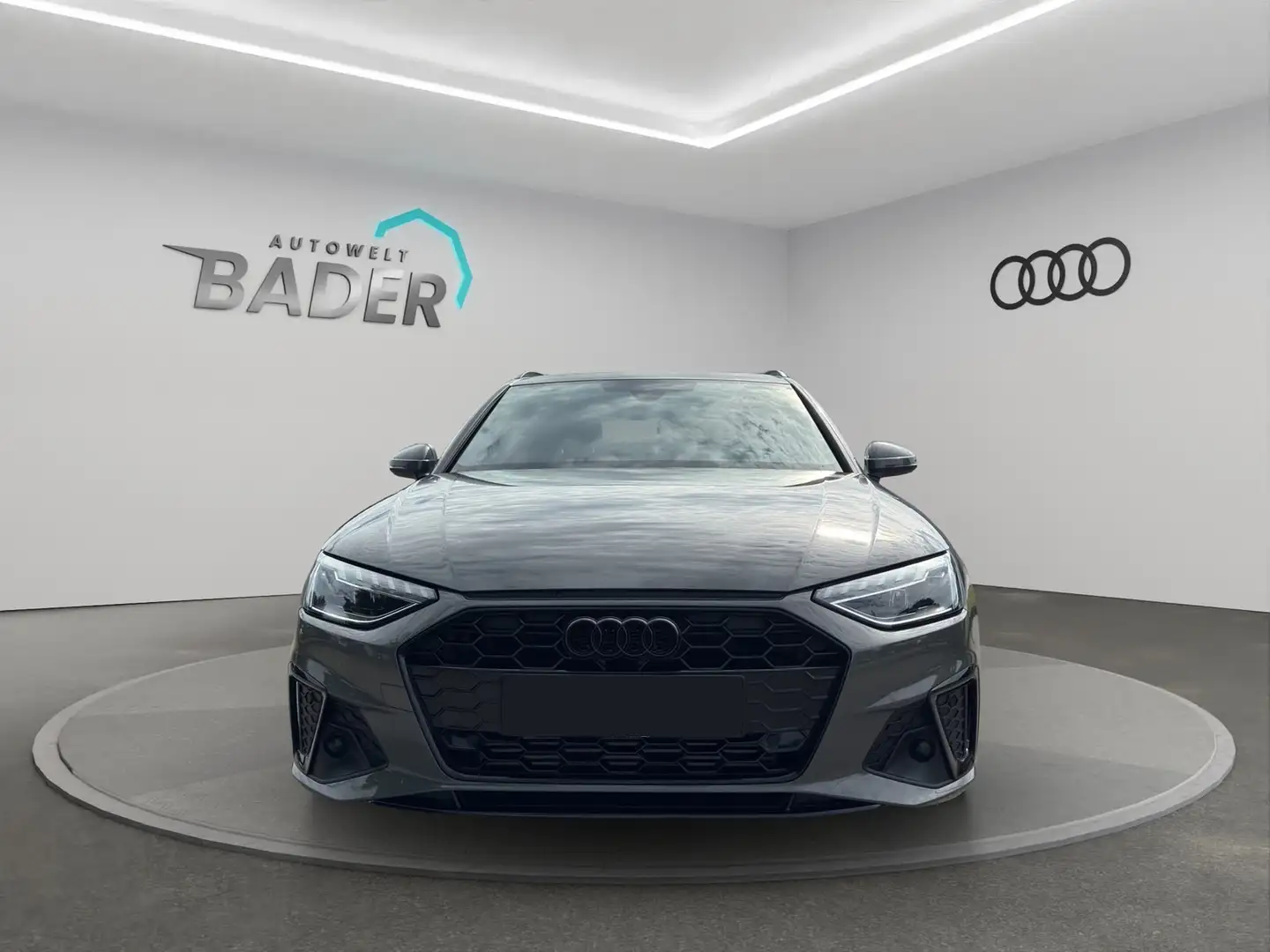 Audi A4 Avant 2.0TFSI S Line Pano Navi LED RFK Grau - 2