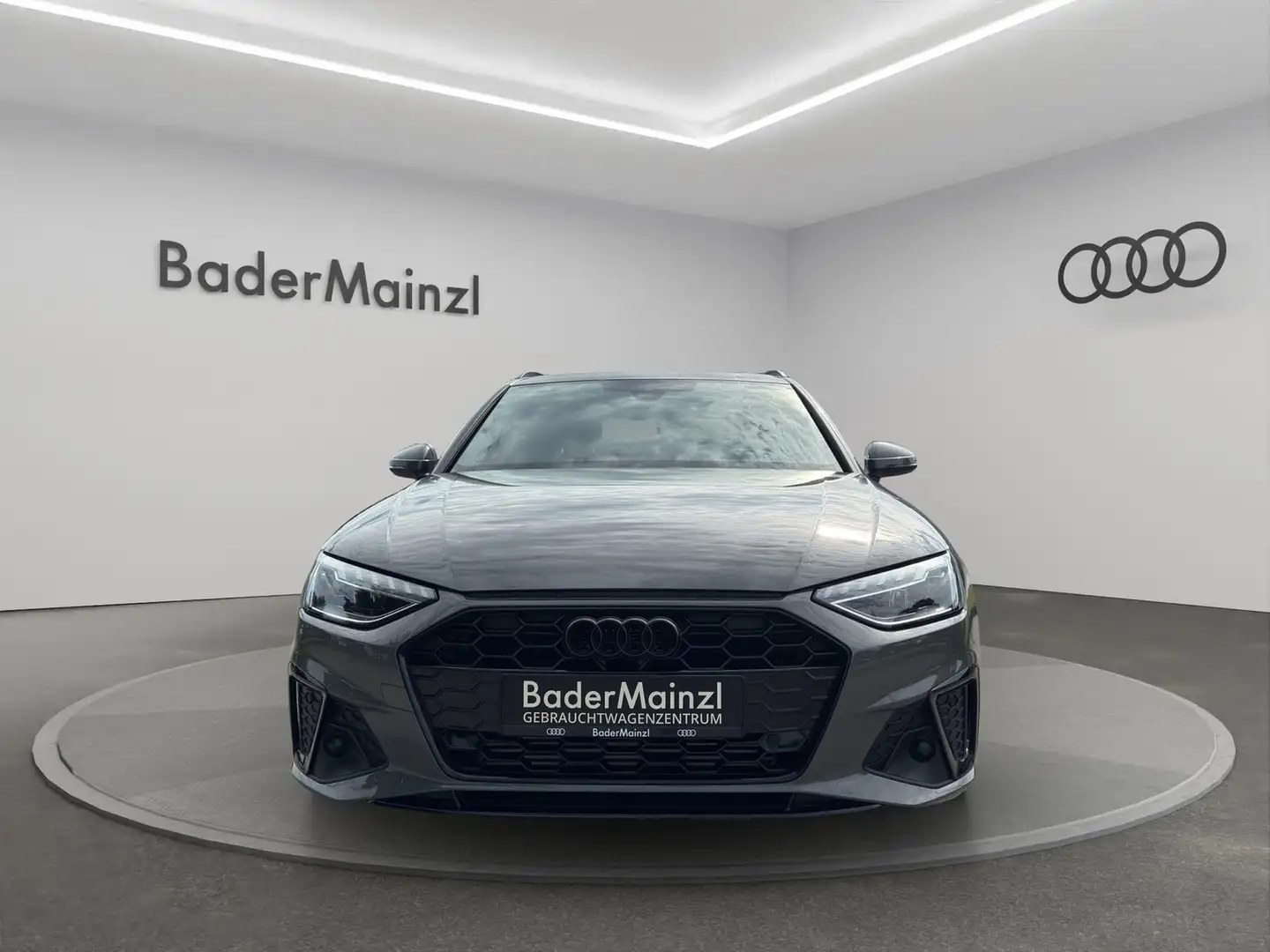 Audi A4 Avant 2.0TFSI S Line Pano Navi LED RFK Grau - 2