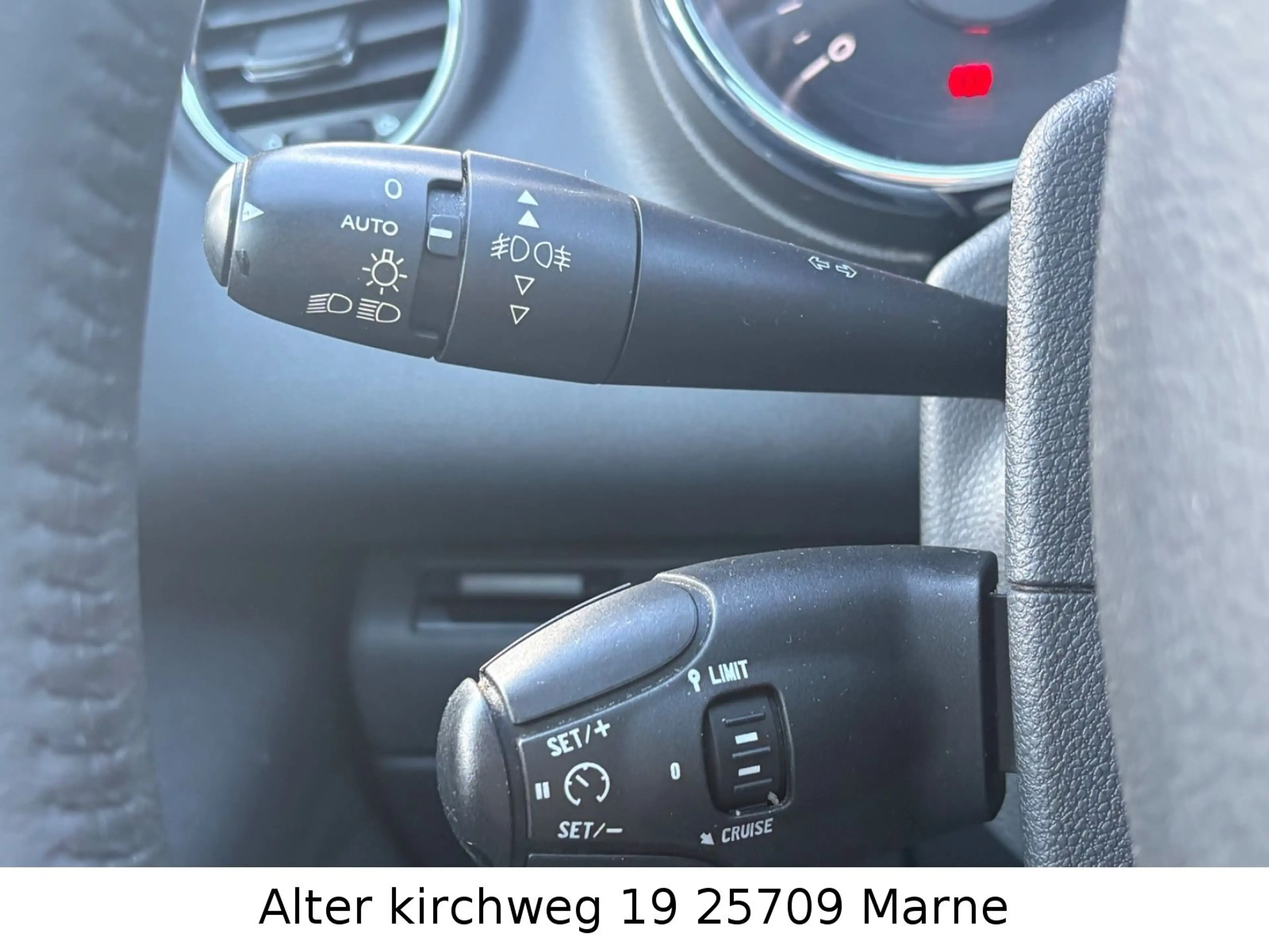 Peugeot 3008 Allure NAV.PDC.PANO.HUD.TEMP.AHK.CD.TÜV NEU — photo 14