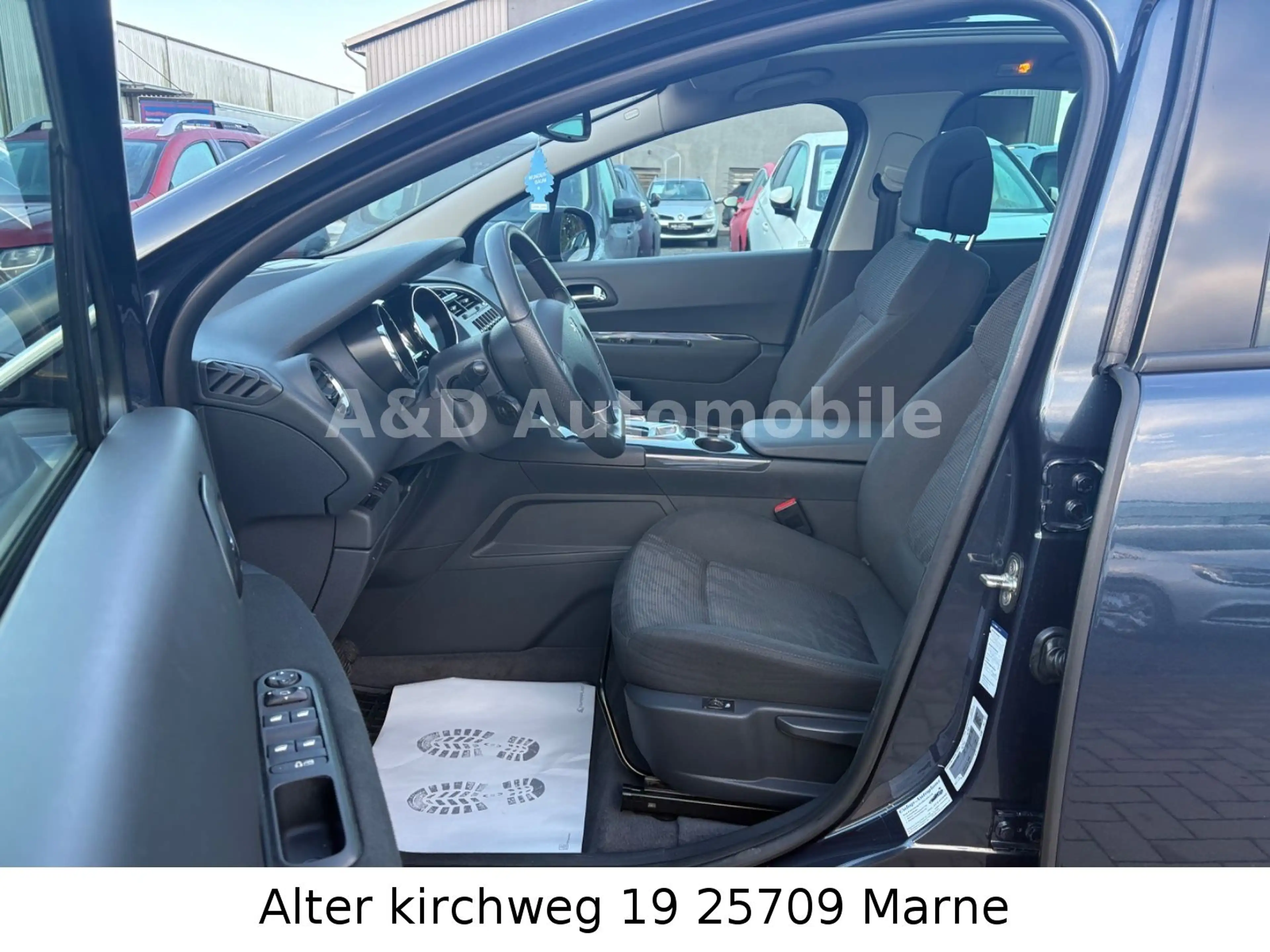 Peugeot 3008 Allure NAV.PDC.PANO.HUD.TEMP.AHK.CD.TÜV NEU — photo 8