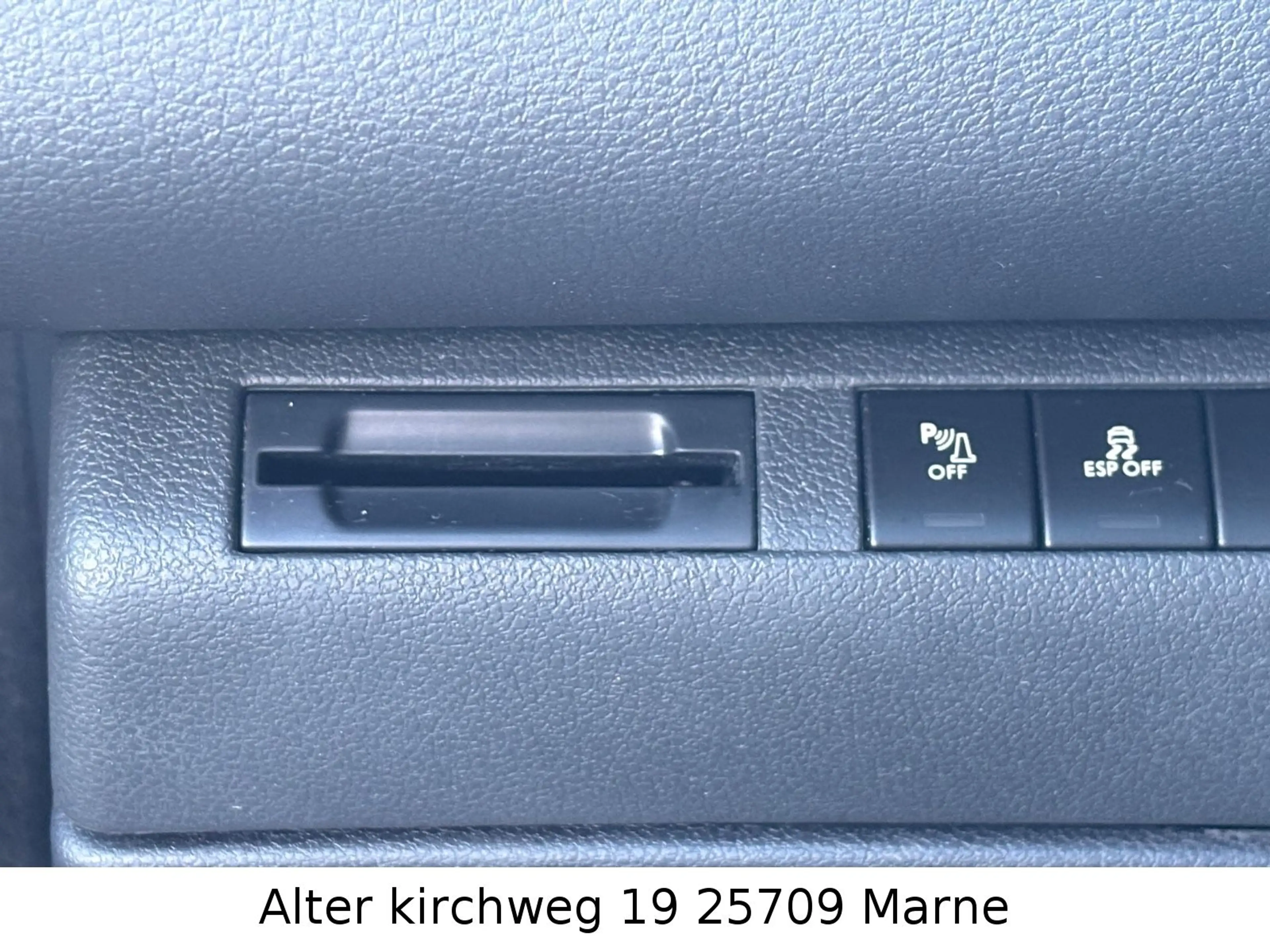 Peugeot 3008 Allure NAV.PDC.PANO.HUD.TEMP.AHK.CD.TÜV NEU — photo 13
