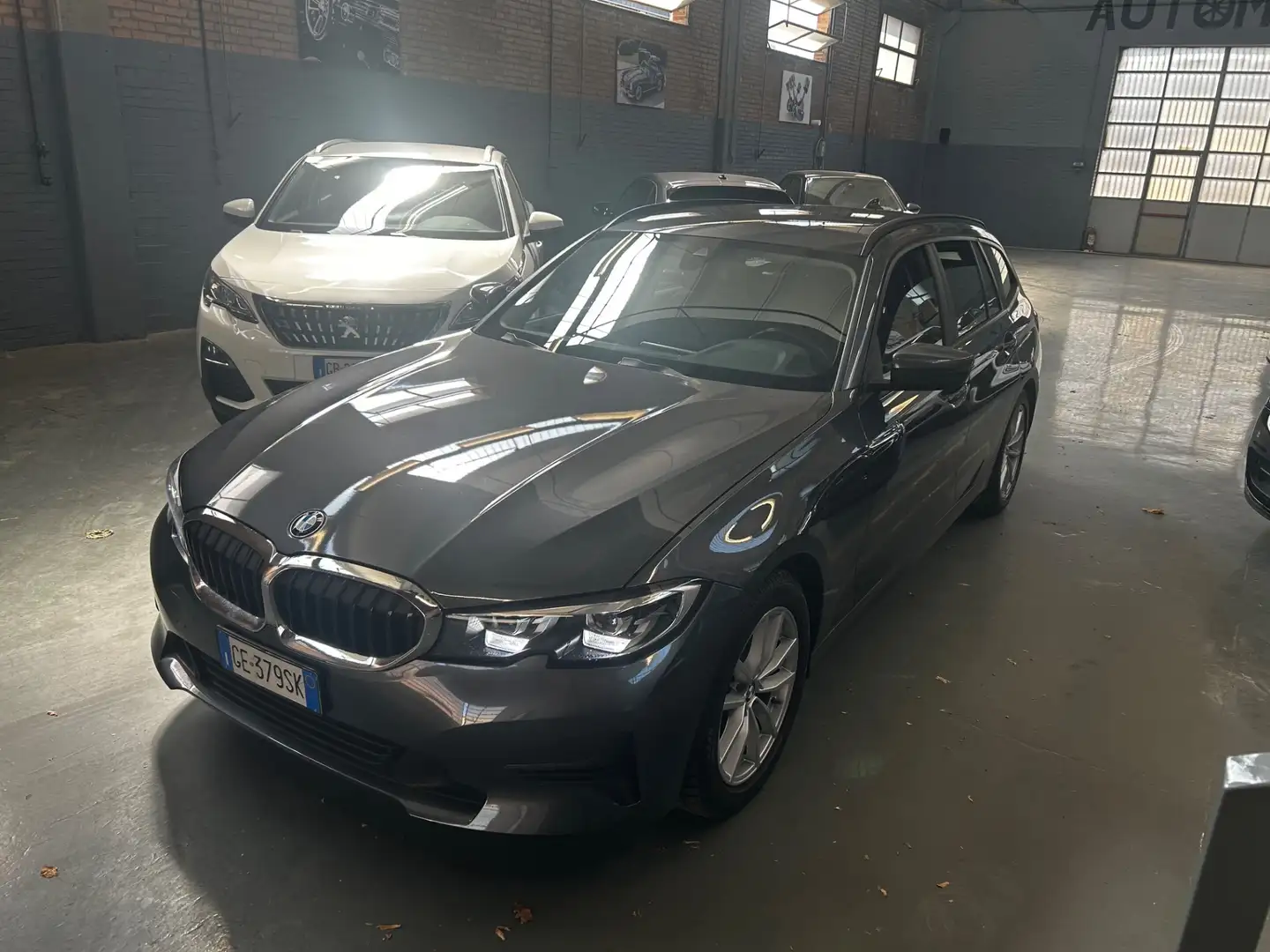 BMW 318 318i Touring Business Advantage Grigio - 2