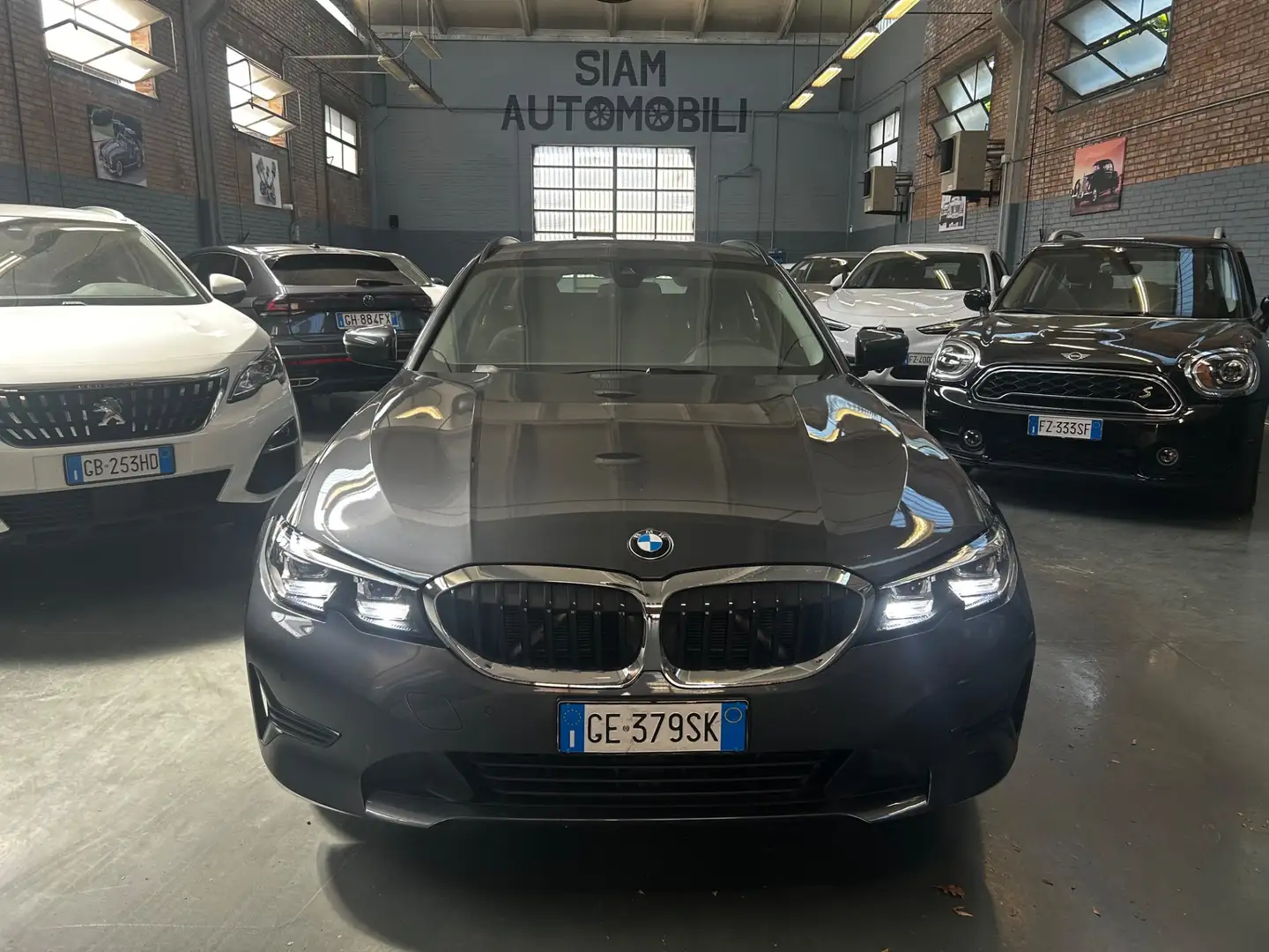 BMW 318 318i Touring Business Advantage Grigio - 1