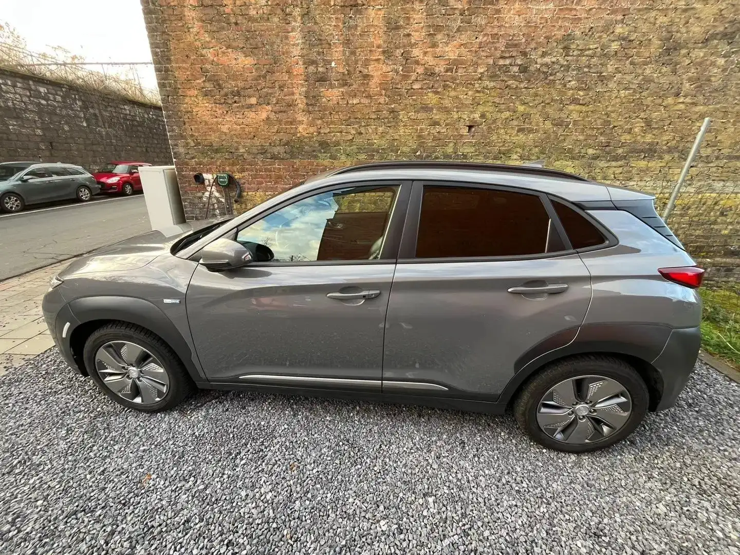 Hyundai KONA e-Kona 64 kWh Sky (SoH 91,7%) Grijs - 2