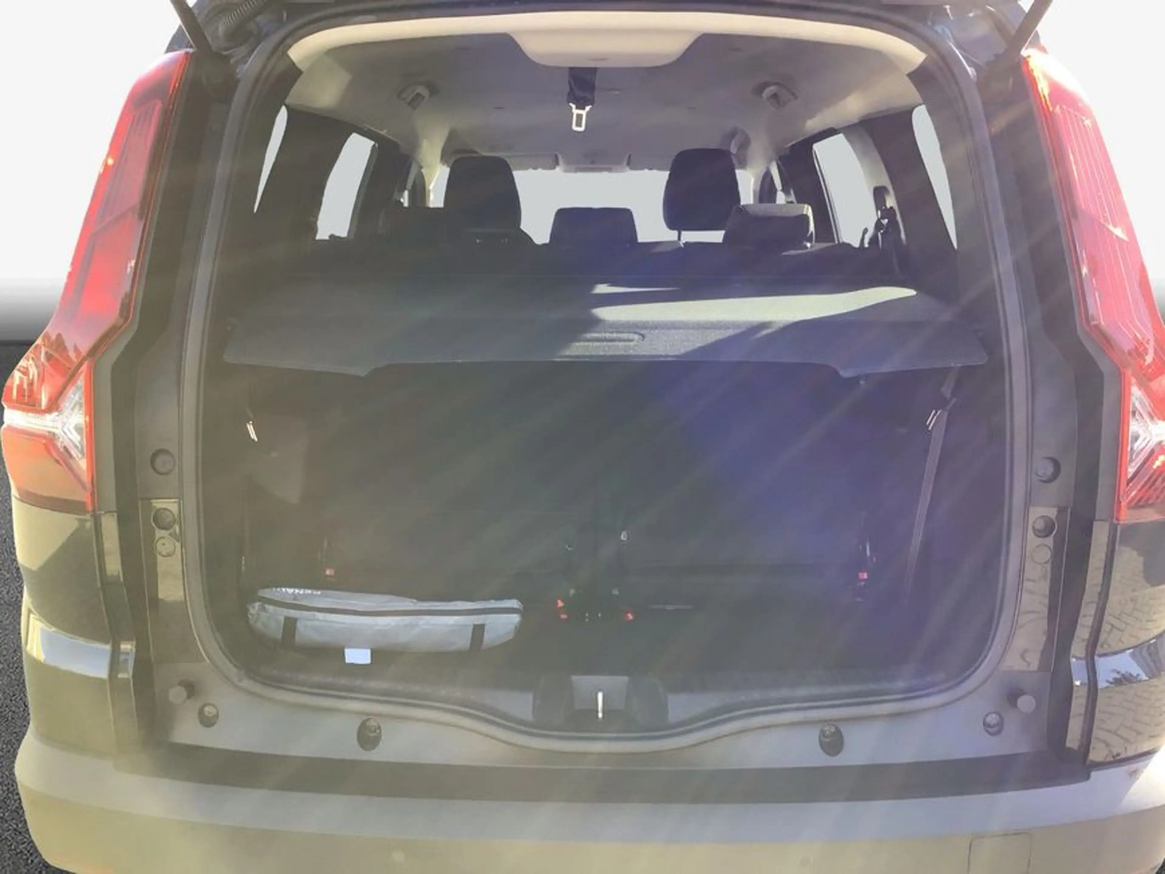 Dacia Jogger TCe 110 (7-Sitzer) Expression — photo 8