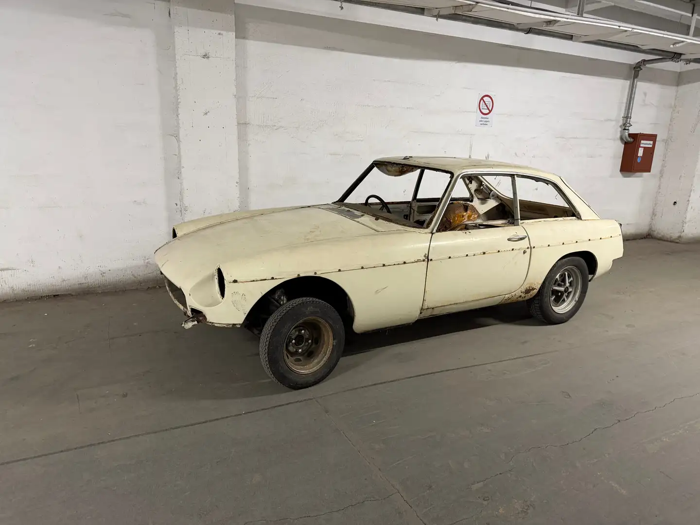 MG MGB GT Weiß - 1