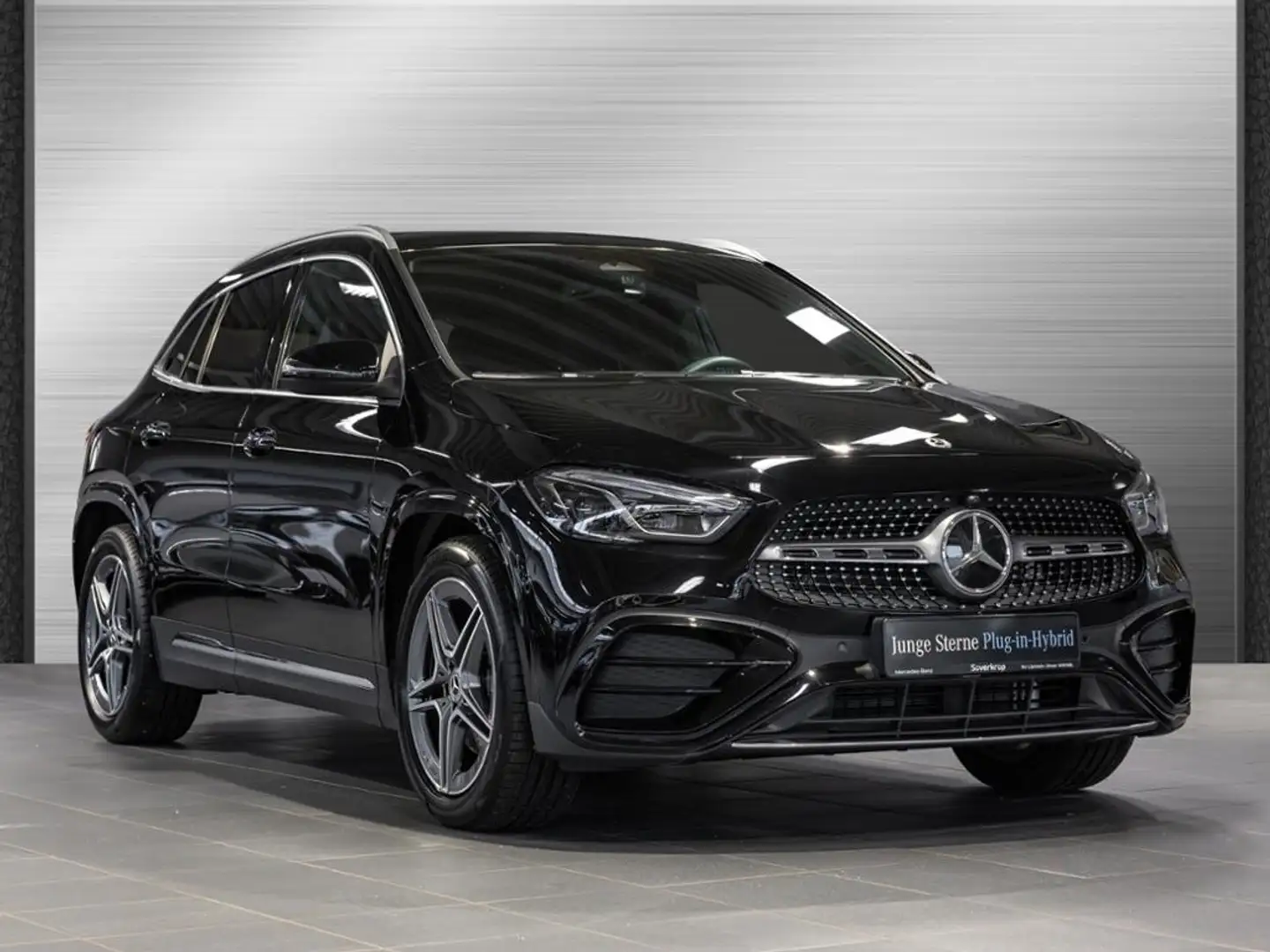 Mercedes-Benz GLA 200 // AMG MULTI AHK DISTR KAMERA SPUR PDC Schwarz - 2