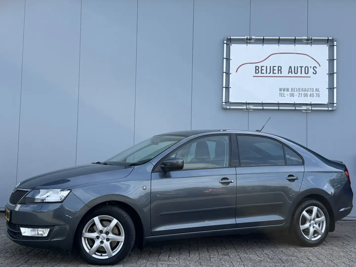 Skoda Rapid/Spaceback 1.4 TSI Greentech Elegance Businessline Automaat/T Gris - 1
