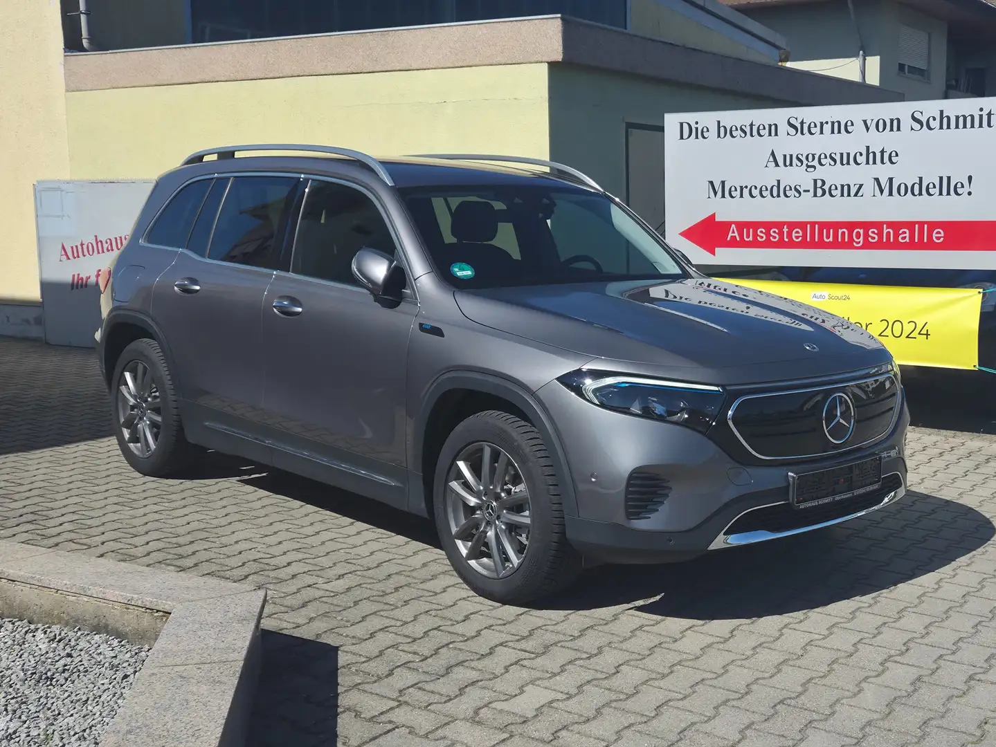 Mercedes-Benz EQB 300 EQB 300 4Matic,AdvancedPlus,LED,NAVI,Kamera,8xAlu Szürke - 1