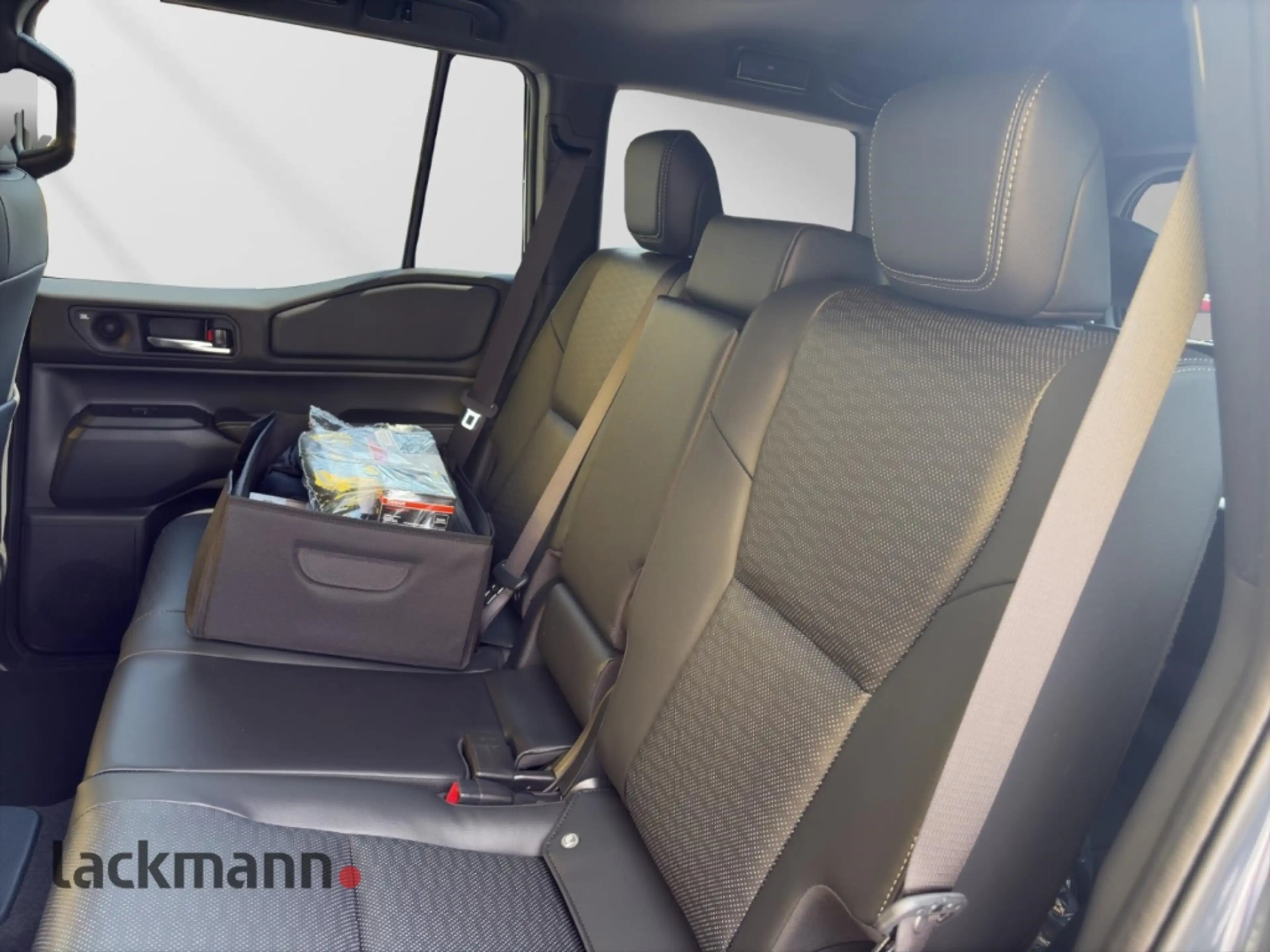 Toyota Land Cruiser 2,8 D-4D Mild Hybrid, Lounge *Pano* — photo 9