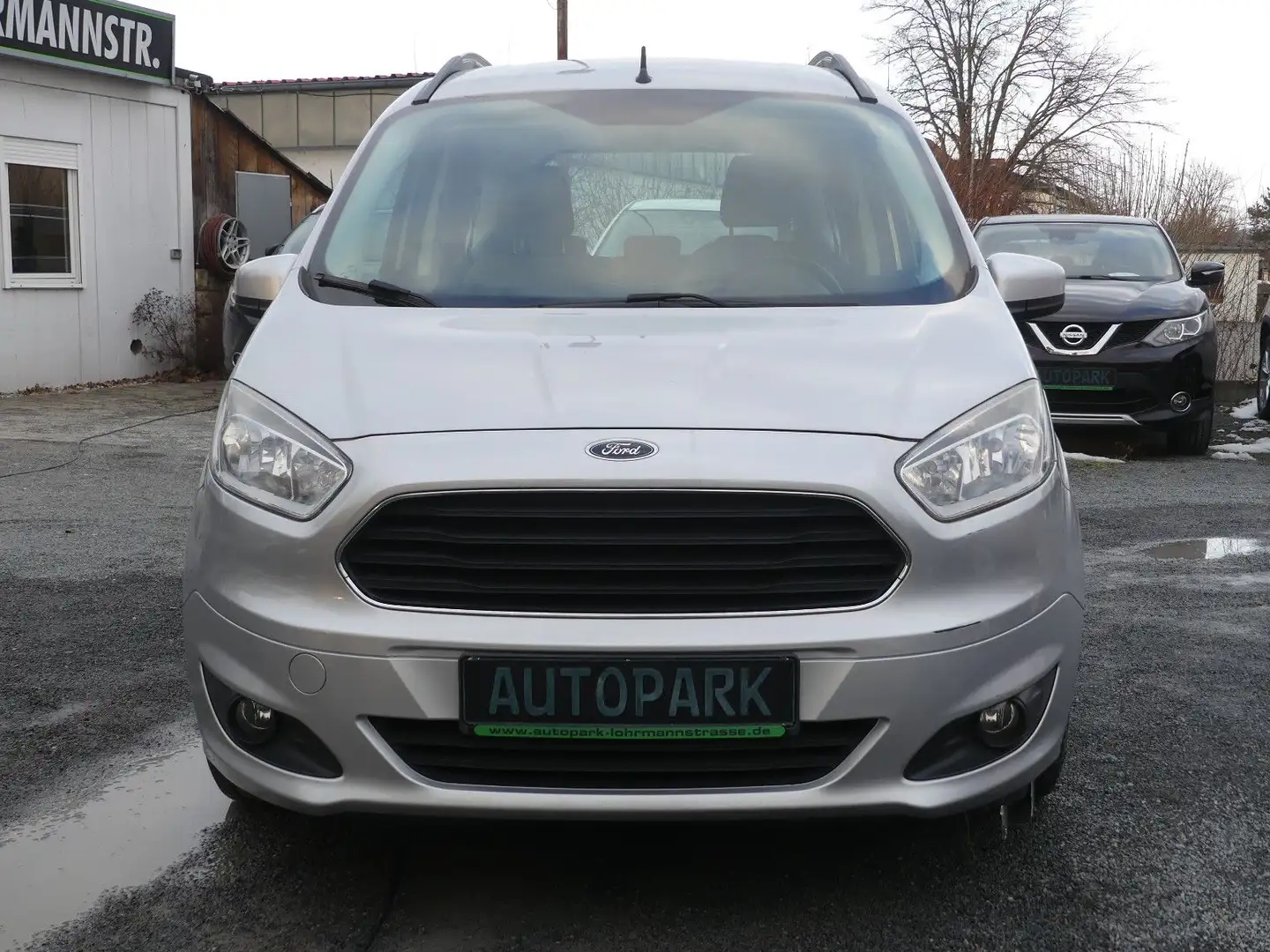 Ford Tourneo Courier Titanium*AHK*HU neu*Nr.94 Stříbrná - 2