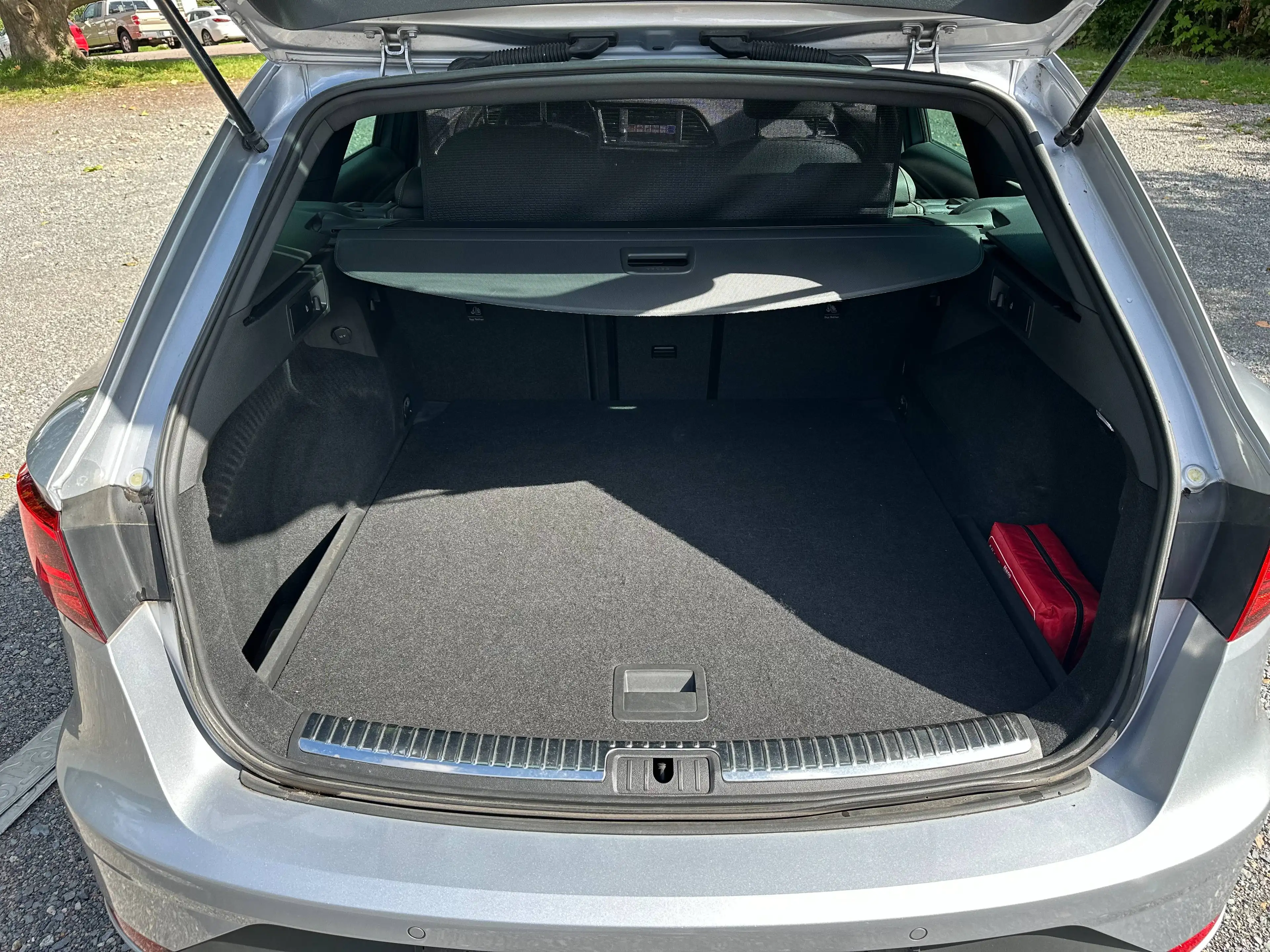 SEAT Leon FR 1.Hand Automatik LED Pano SHZ CARPLAY — photo 14