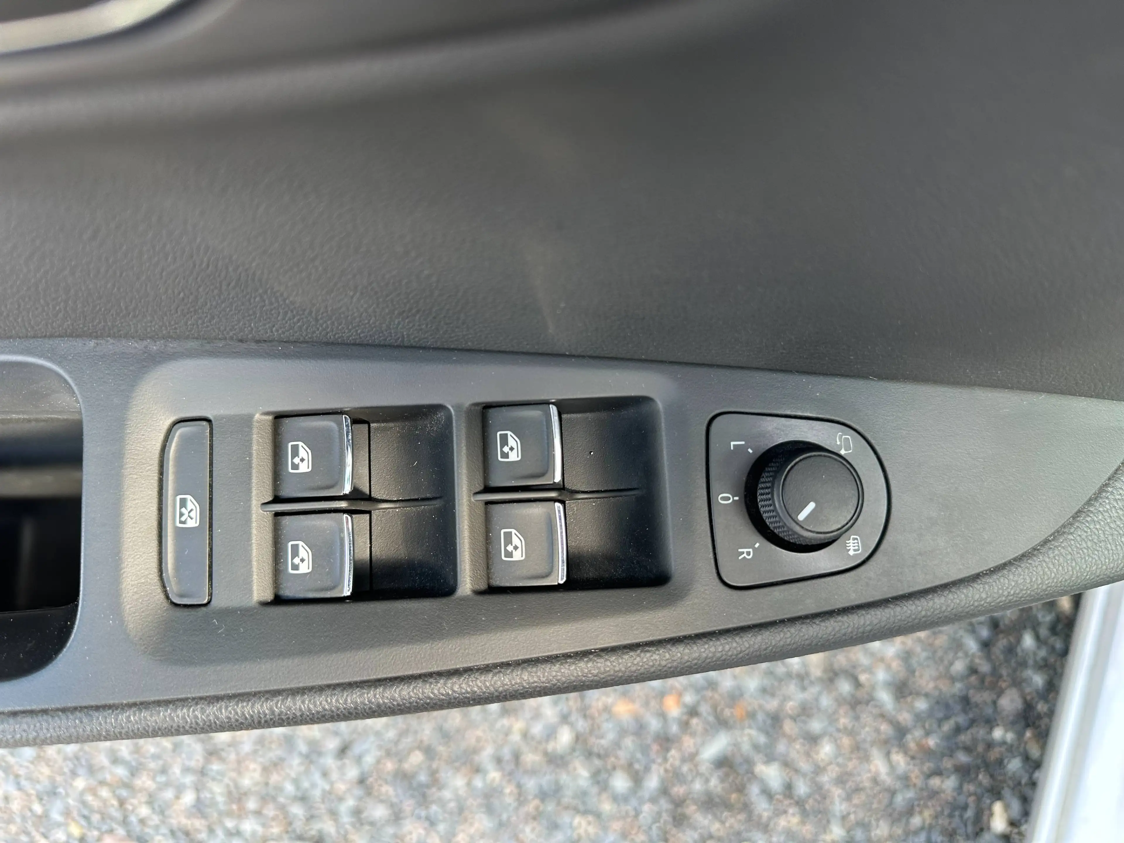SEAT Leon FR 1.Hand Automatik LED Pano SHZ CARPLAY — photo 17