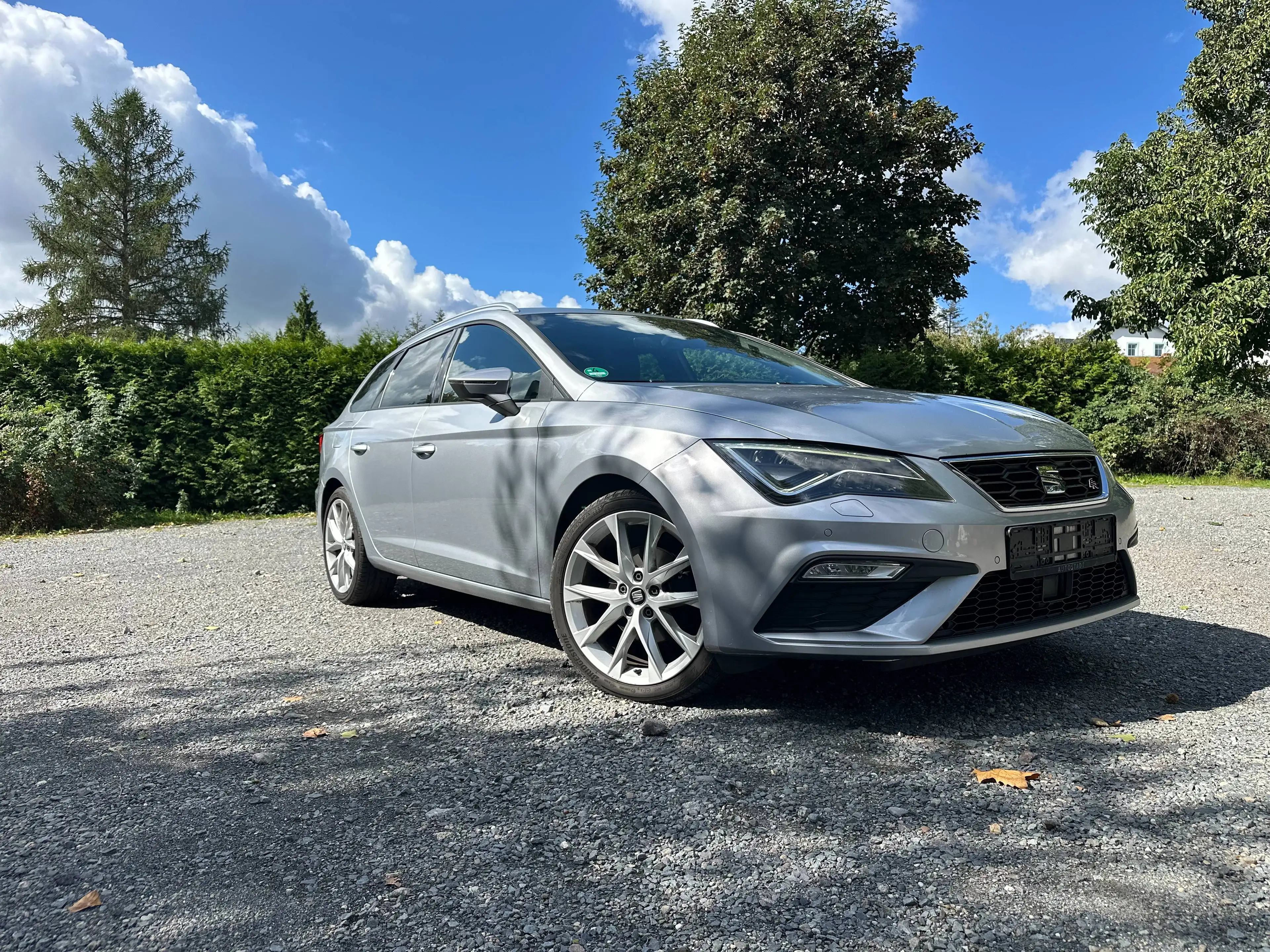 SEAT Leon FR 1.Hand Automatik LED Pano SHZ CARPLAY — photo 8
