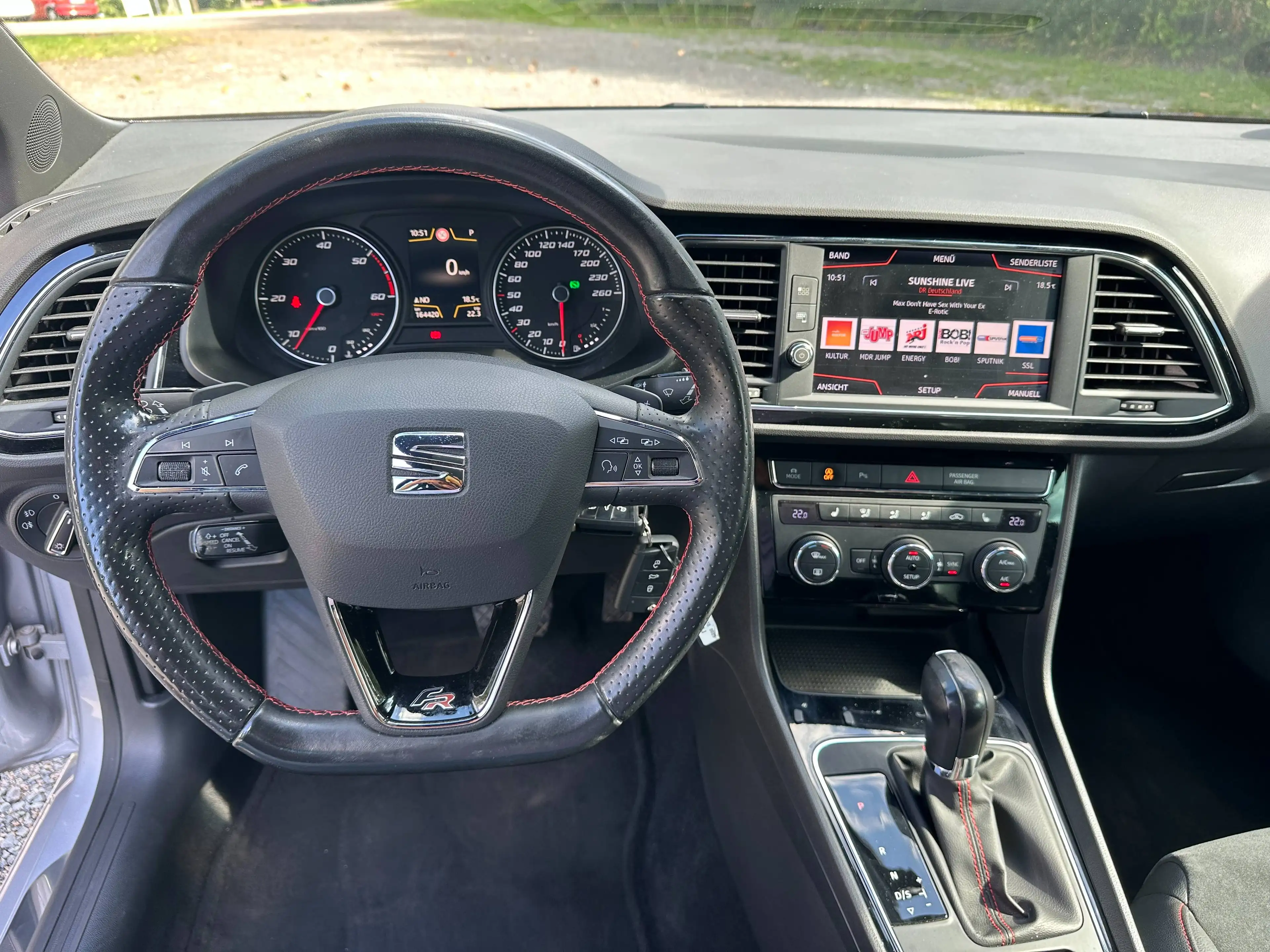 SEAT Leon FR 1.Hand Automatik LED Pano SHZ CARPLAY — photo 19