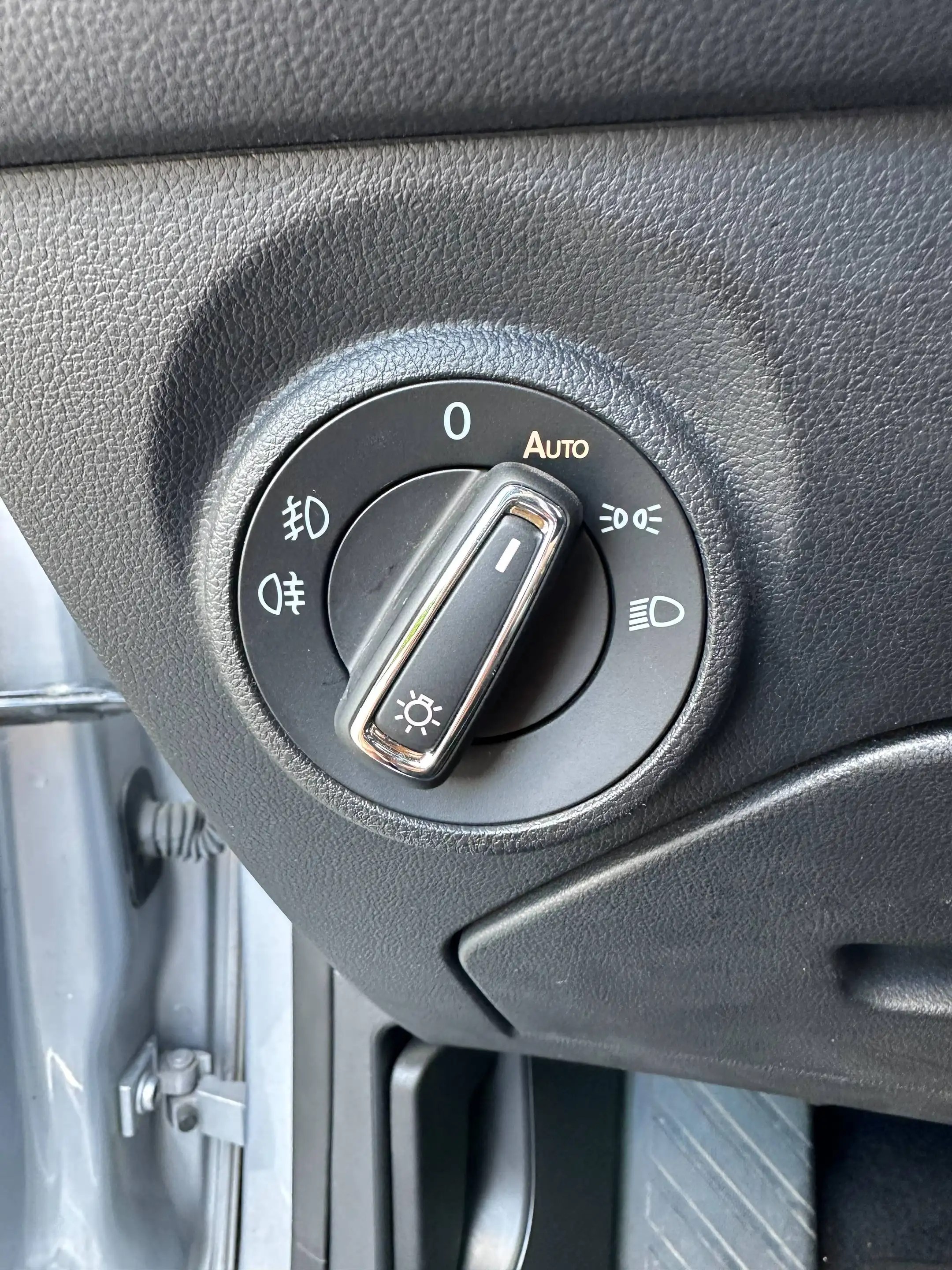 SEAT Leon FR 1.Hand Automatik LED Pano SHZ CARPLAY — photo 24