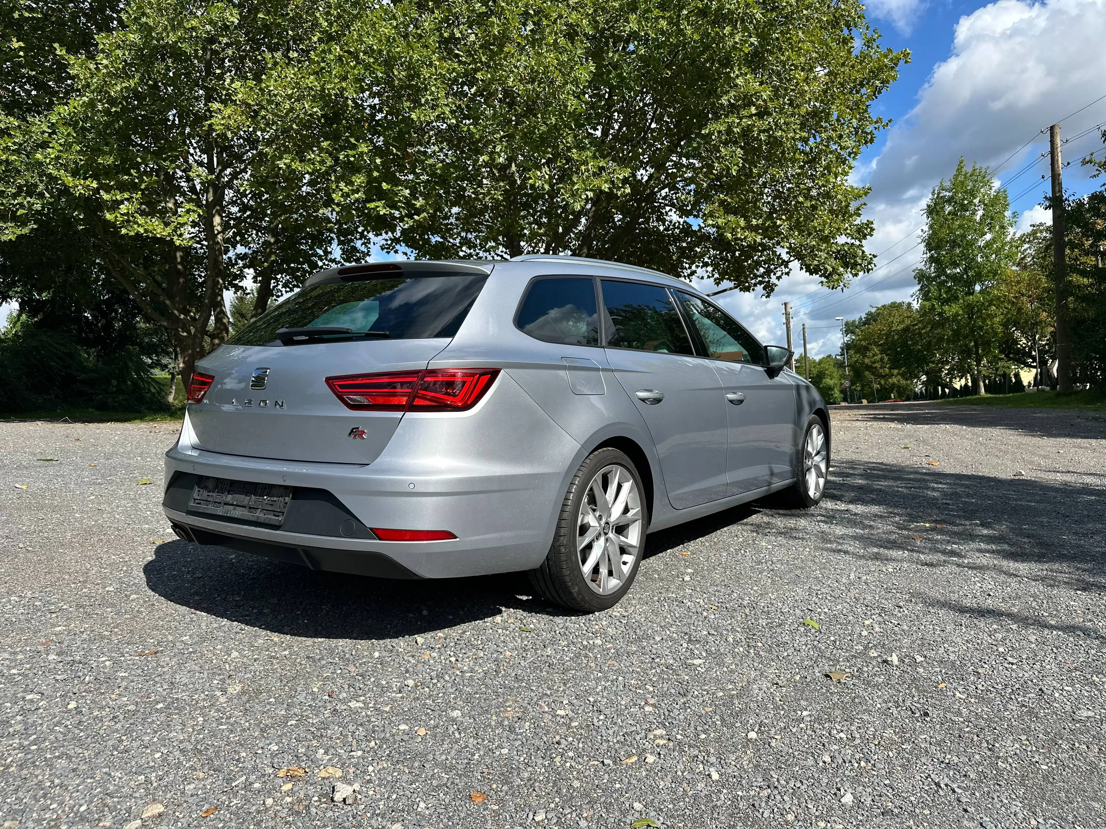 SEAT Leon FR 1.Hand Automatik LED Pano SHZ CARPLAY — photo 6