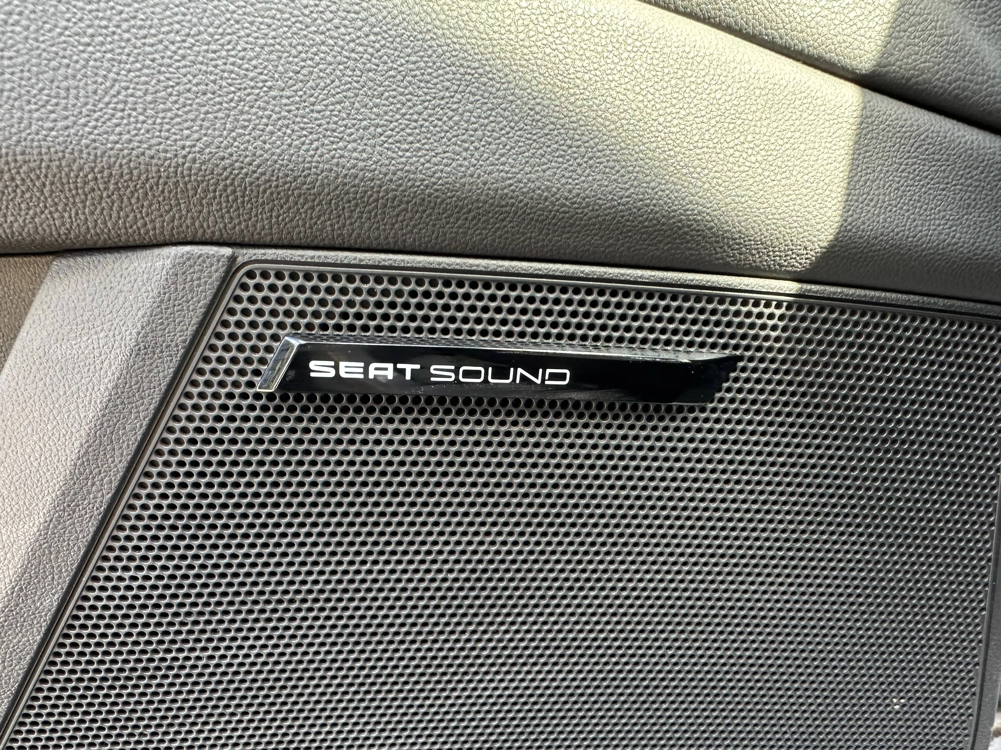 SEAT Leon FR 1.Hand Automatik LED Pano SHZ CARPLAY — photo 18