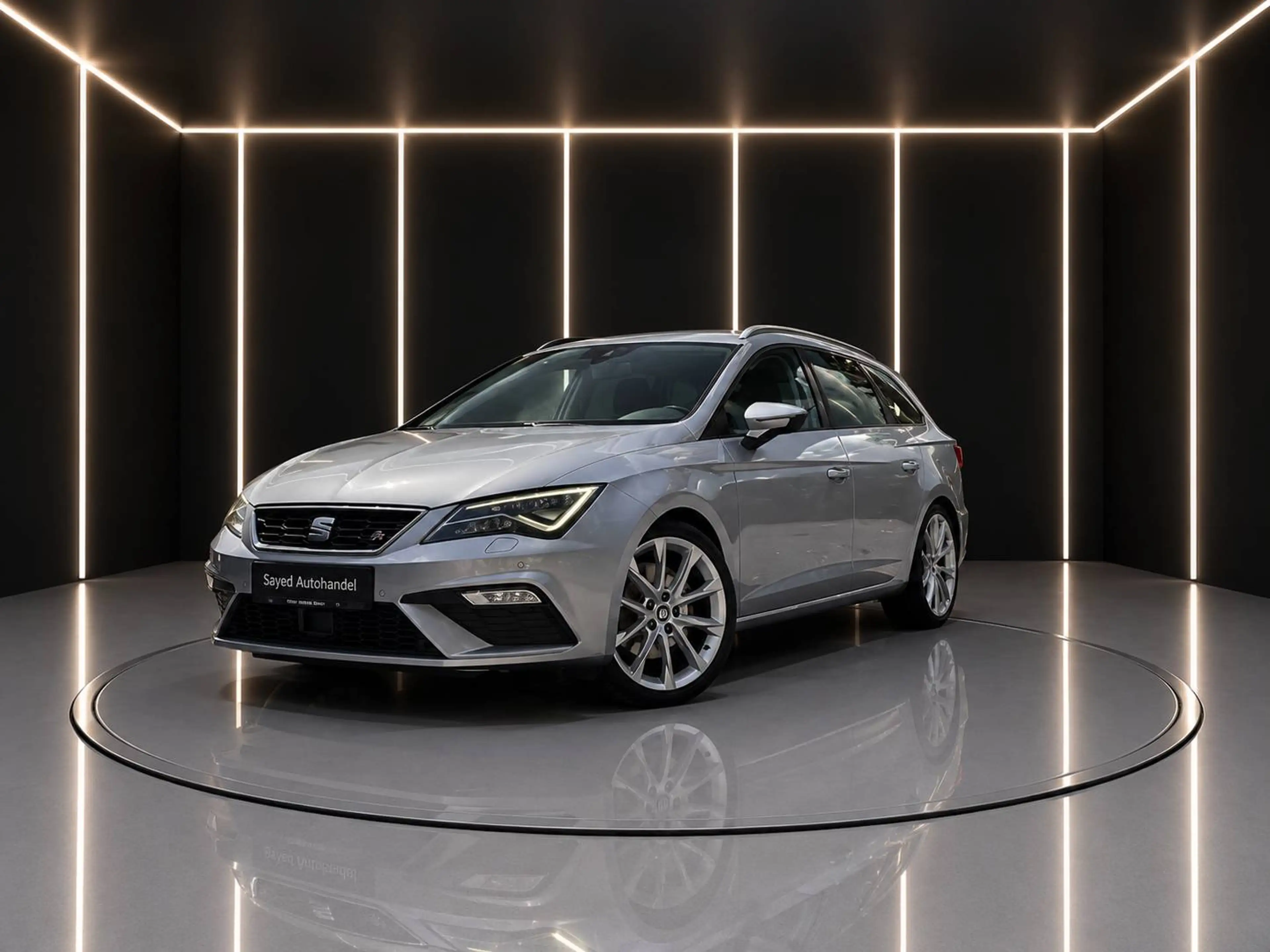 SEAT Leon FR 1.Hand Automatik LED Pano SHZ CARPLAY