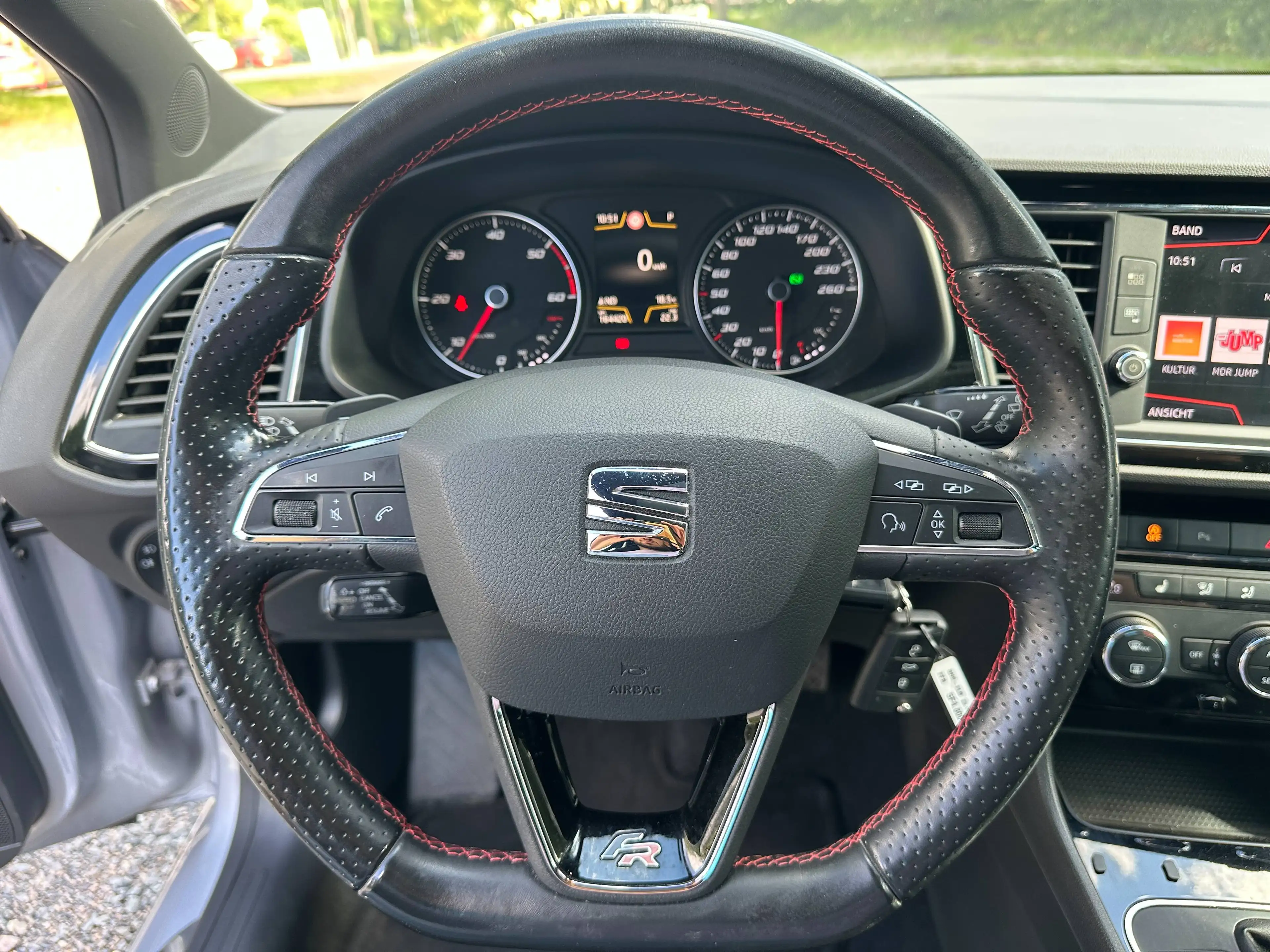 SEAT Leon FR 1.Hand Automatik LED Pano SHZ CARPLAY — photo 20