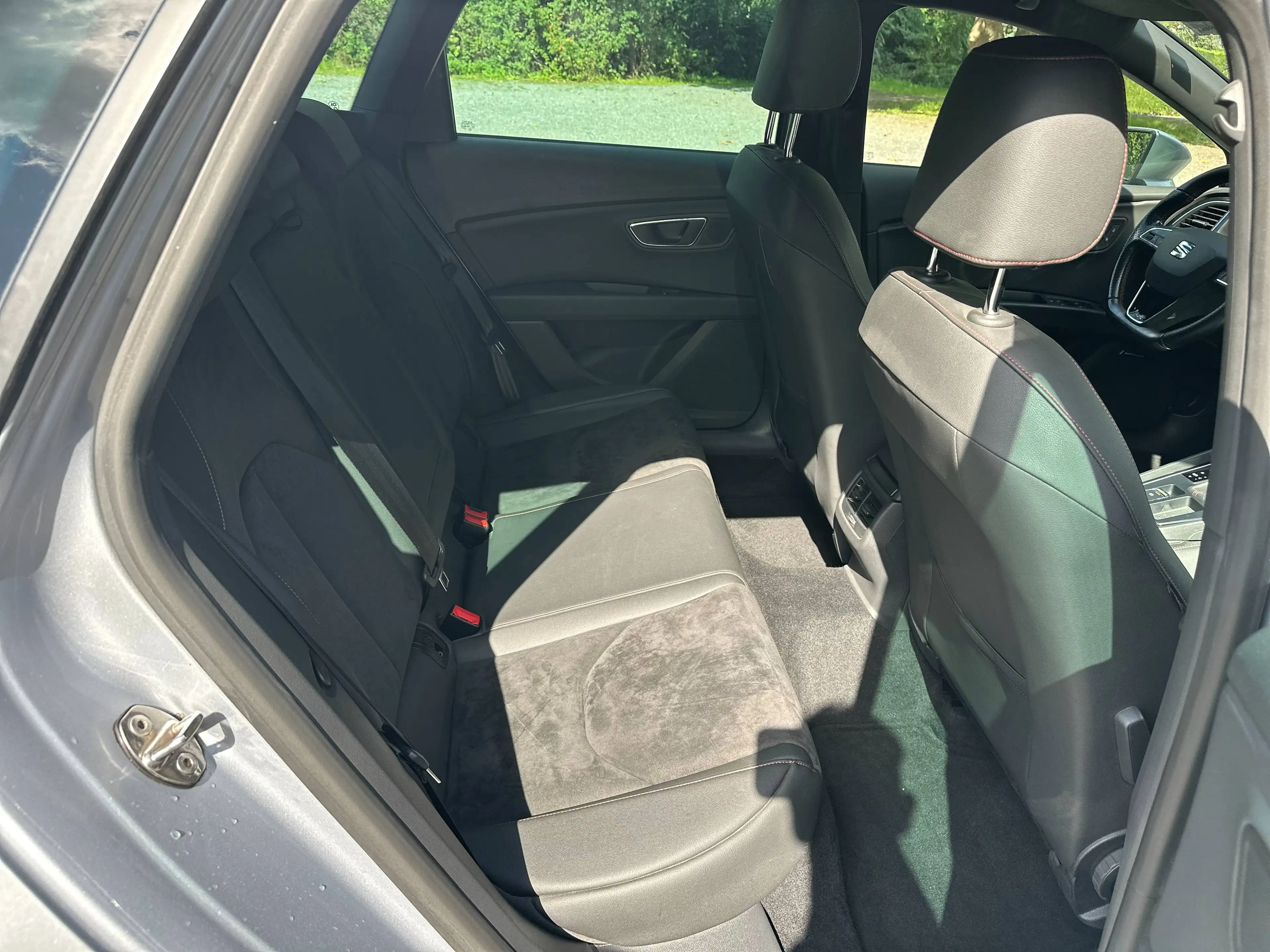 SEAT Leon FR 1.Hand Automatik LED Pano SHZ CARPLAY — photo 15