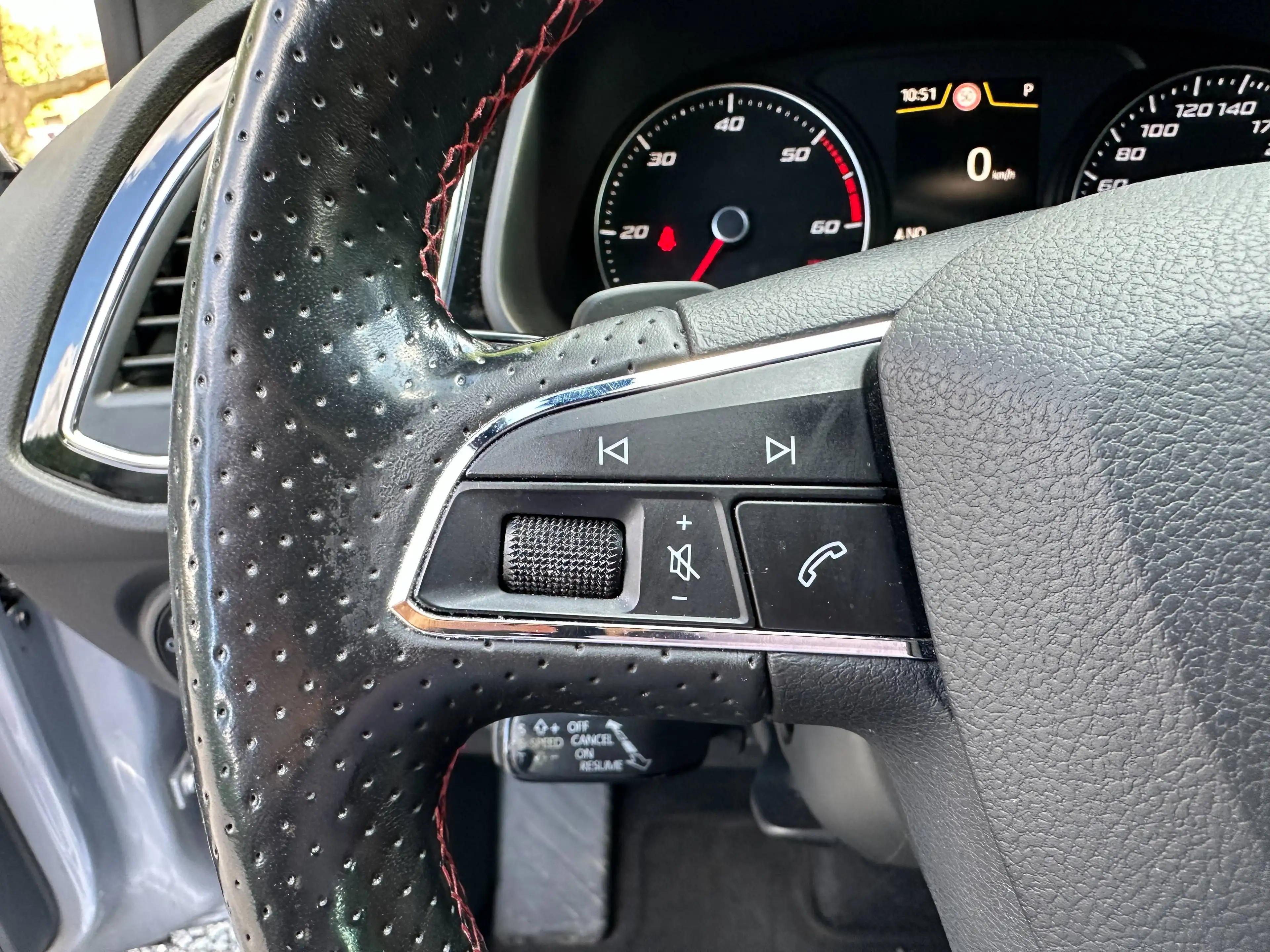 SEAT Leon FR 1.Hand Automatik LED Pano SHZ CARPLAY — photo 21
