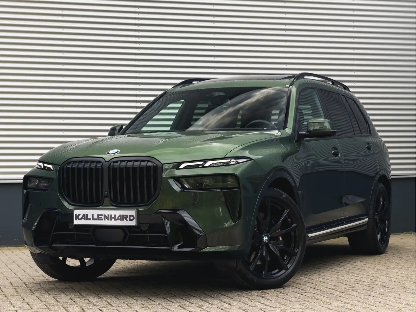 BMW X7 xDrive40i M-Sport Pro - 7-Zits - Individual "Malac Vert - 1