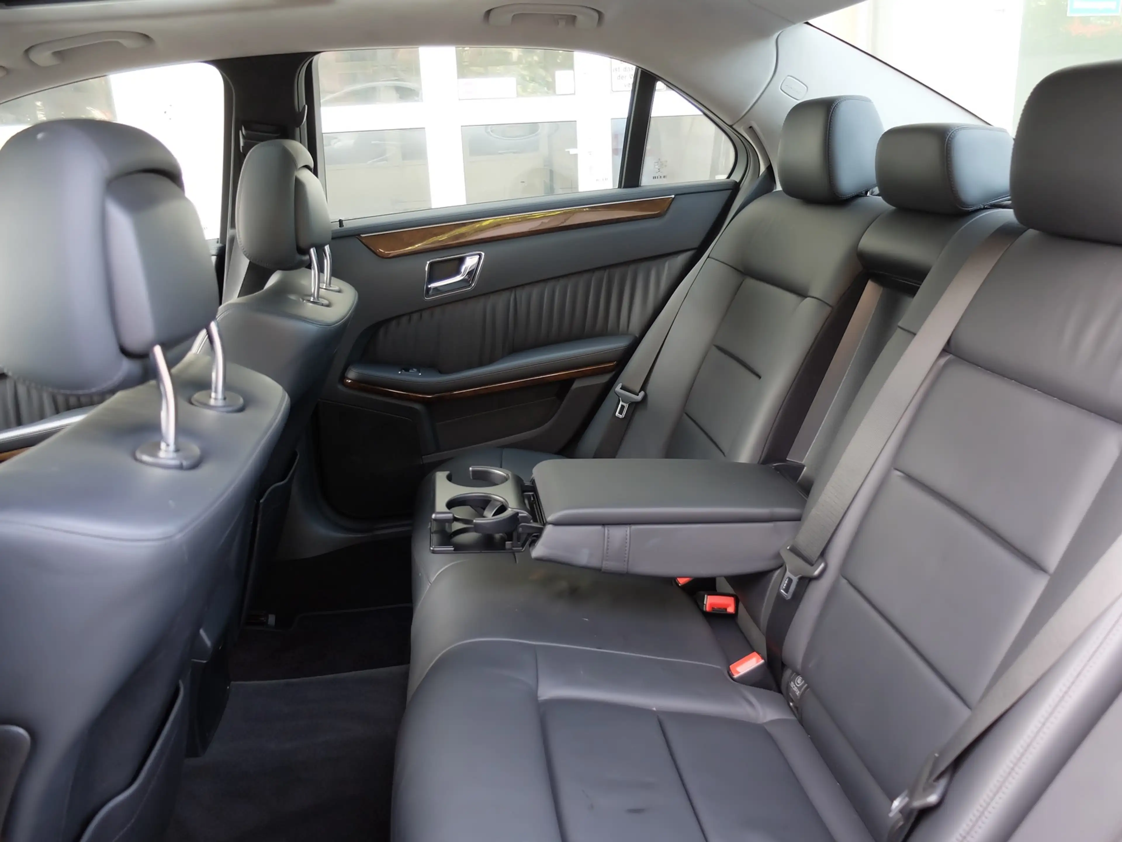 Mercedes-Benz E 350 Automatik Mercedes Scheckheft — photo 14