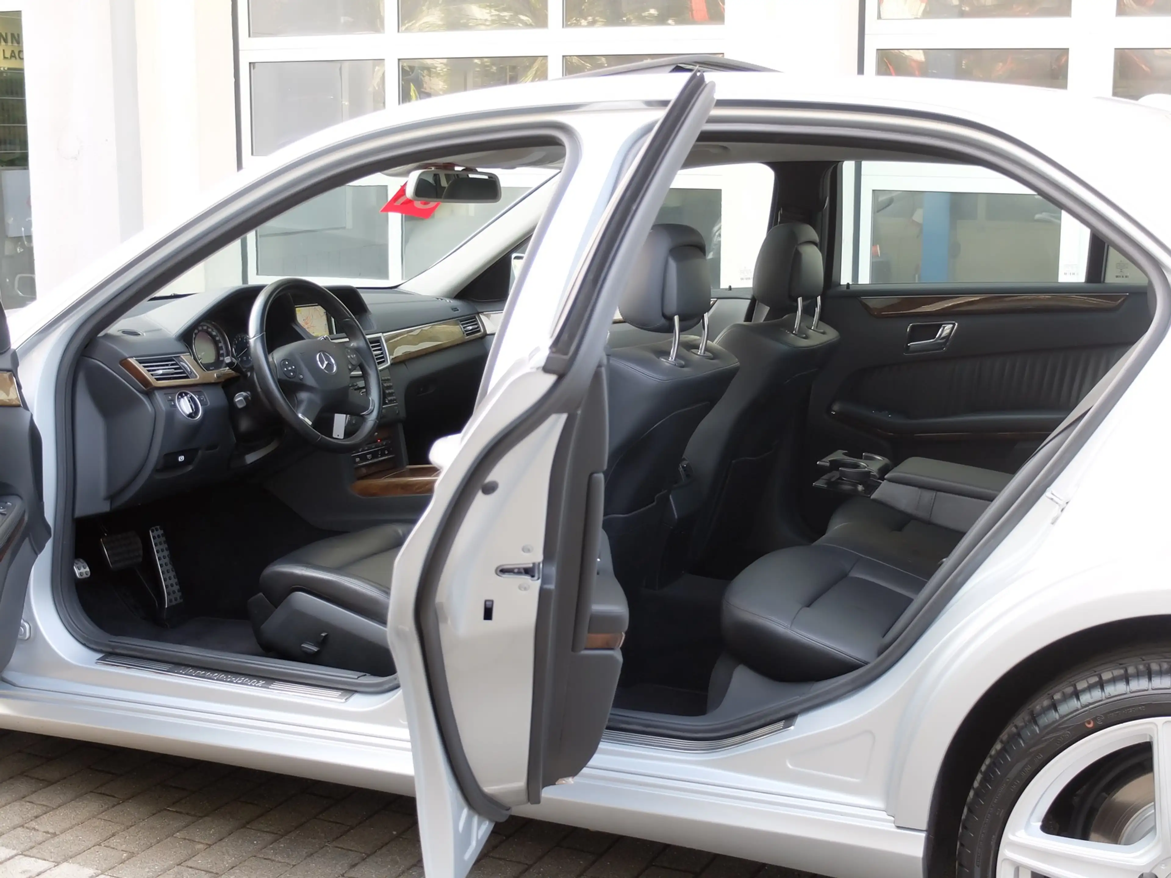 Mercedes-Benz E 350 Automatik Mercedes Scheckheft — photo 13