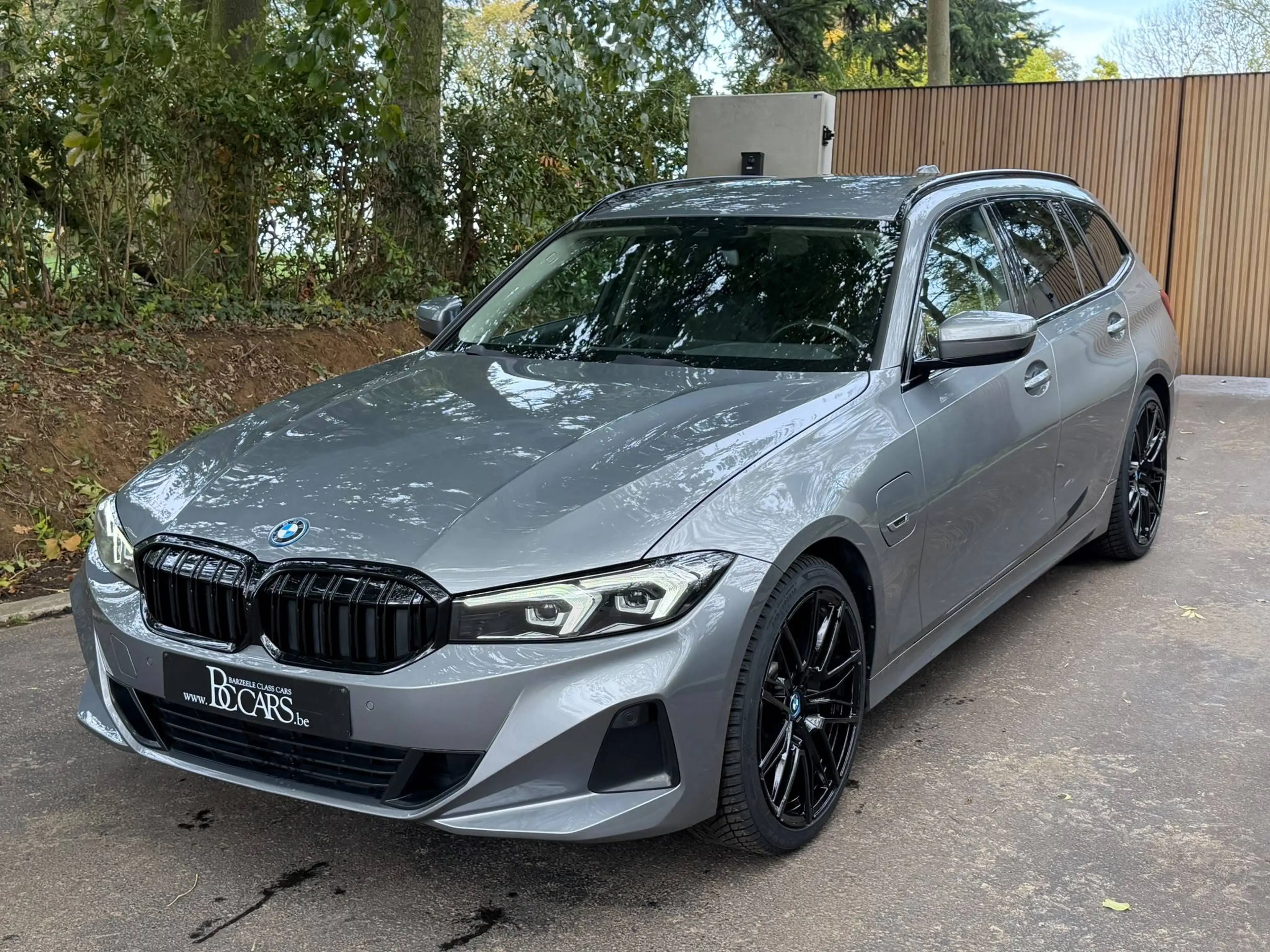 BMW 320 Touring 320eA Facelift-Led-Curved-Keyless-Sportzetels-Leer-19" — photo 3