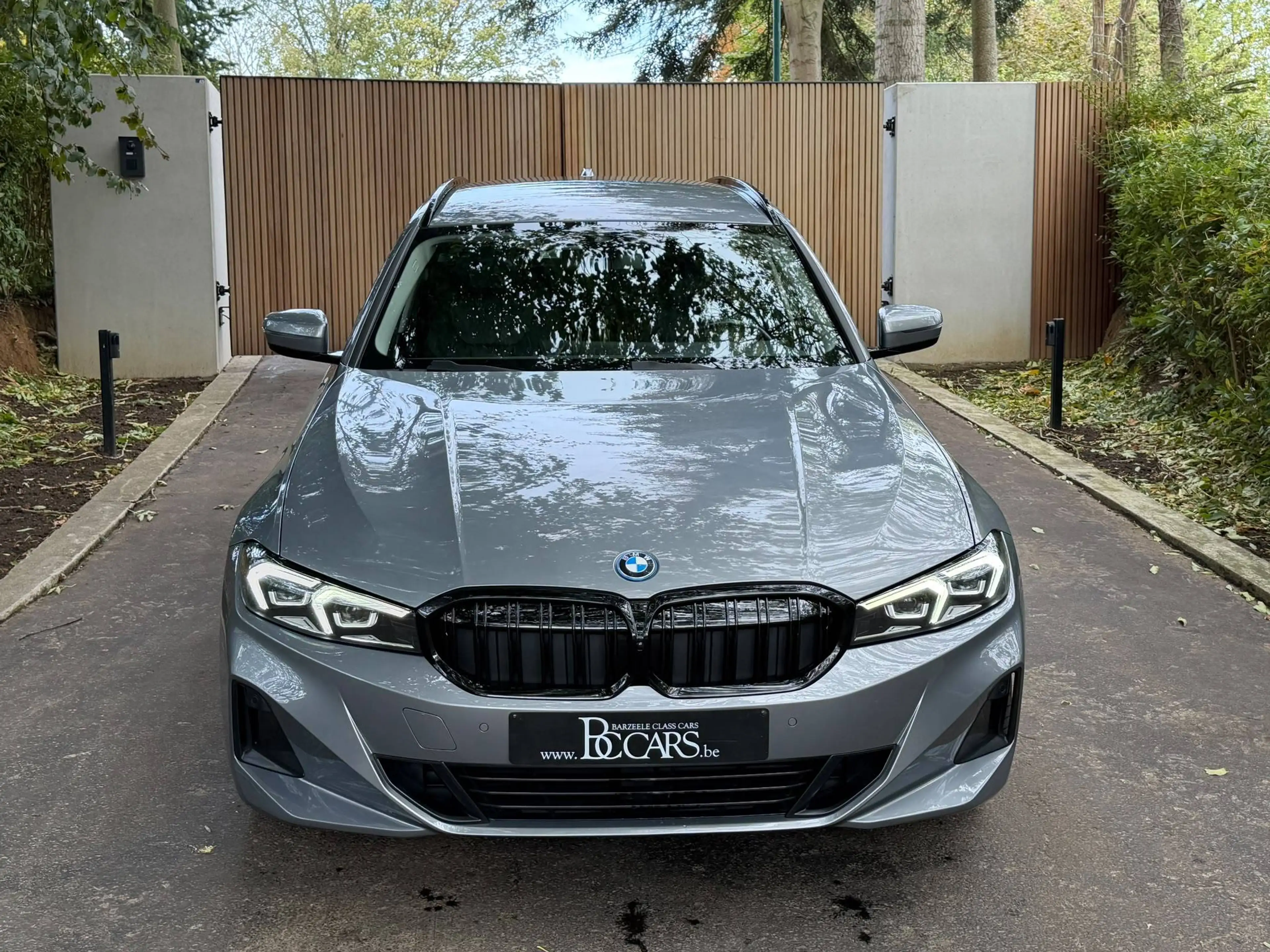 BMW 320 Touring 320eA Facelift-Led-Curved-Keyless-Sportzetels-Leer-19" — photo 2