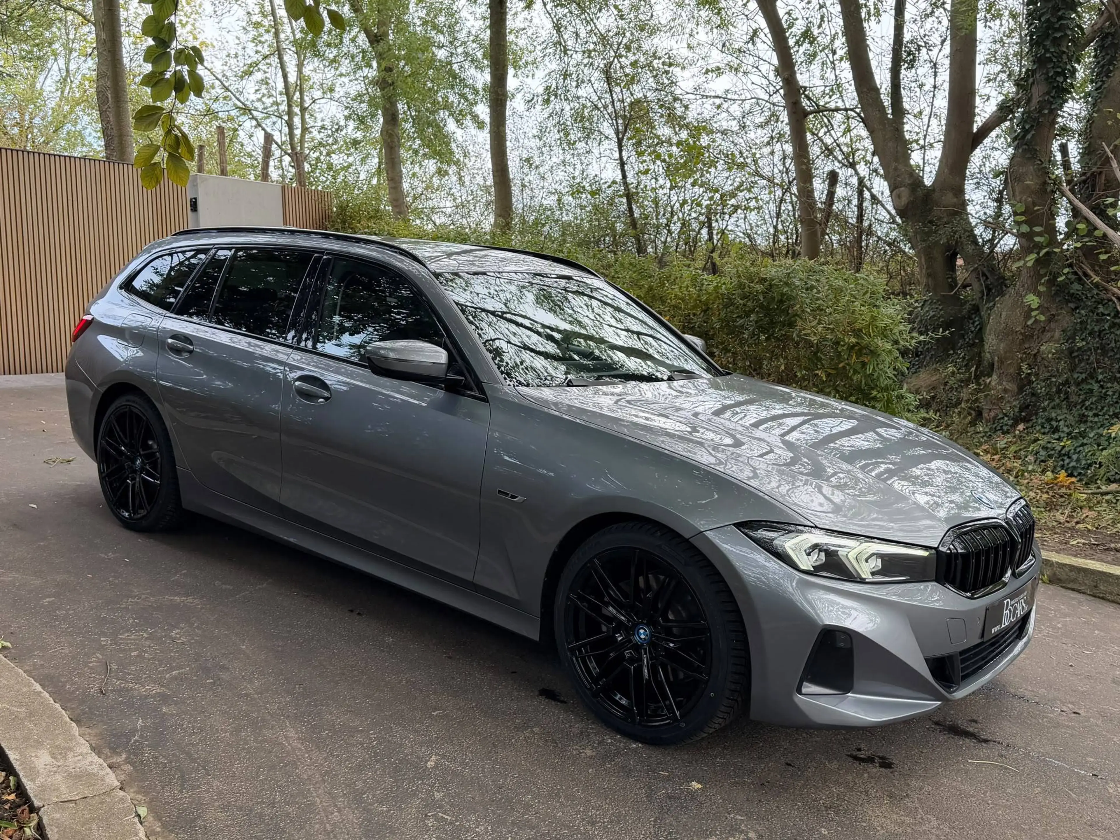 BMW 320 Touring 320eA Facelift-Led-Curved-Keyless-Sportzetels-Leer-19" — photo 4