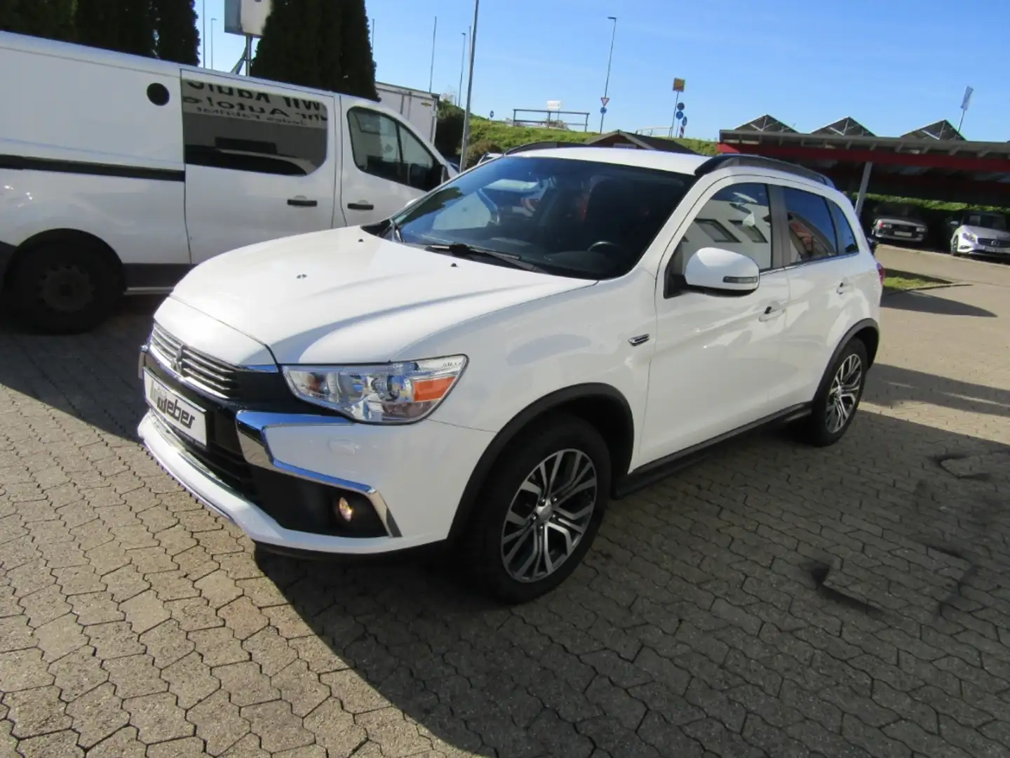 Mitsubishi ASX 2.2 DI-D Diamant Edition+ 4WD AT XENON SHZ GRA RFK Weiß - 2