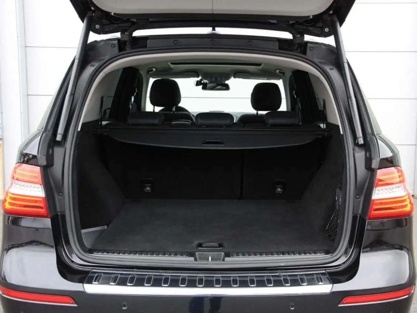 Mercedes-Benz ML 350 ML 350 BlueTEC 4MATIC 7G-TRONIC AMG Schwarz - 2