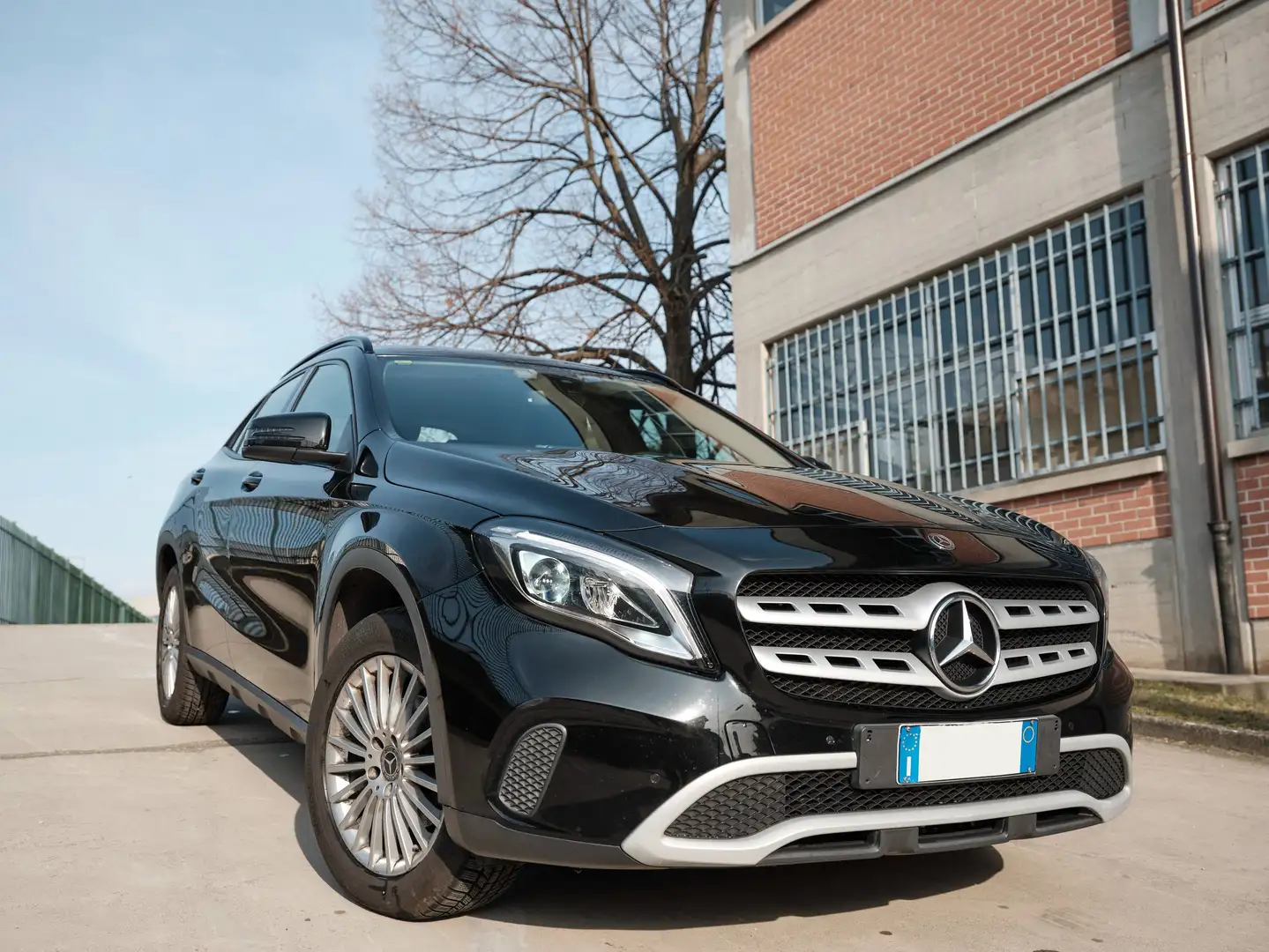 Mercedes-Benz GLA 200 GLA 200 d Business auto Nero - 2