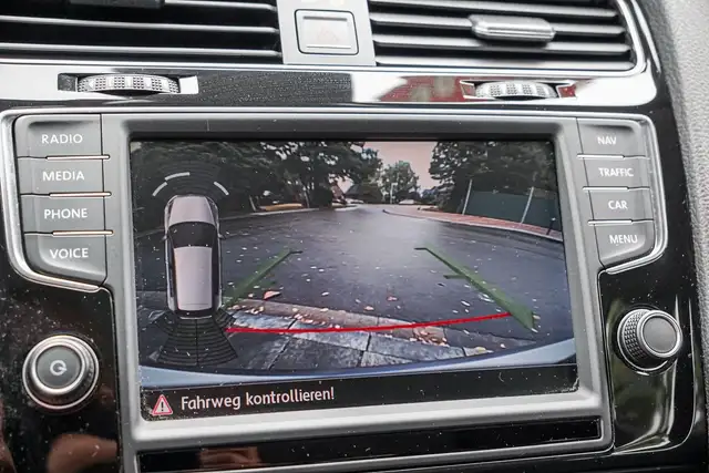 Volkswagen Golf view 5