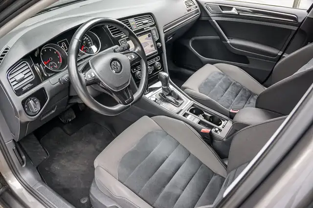 Volkswagen Golf view 14